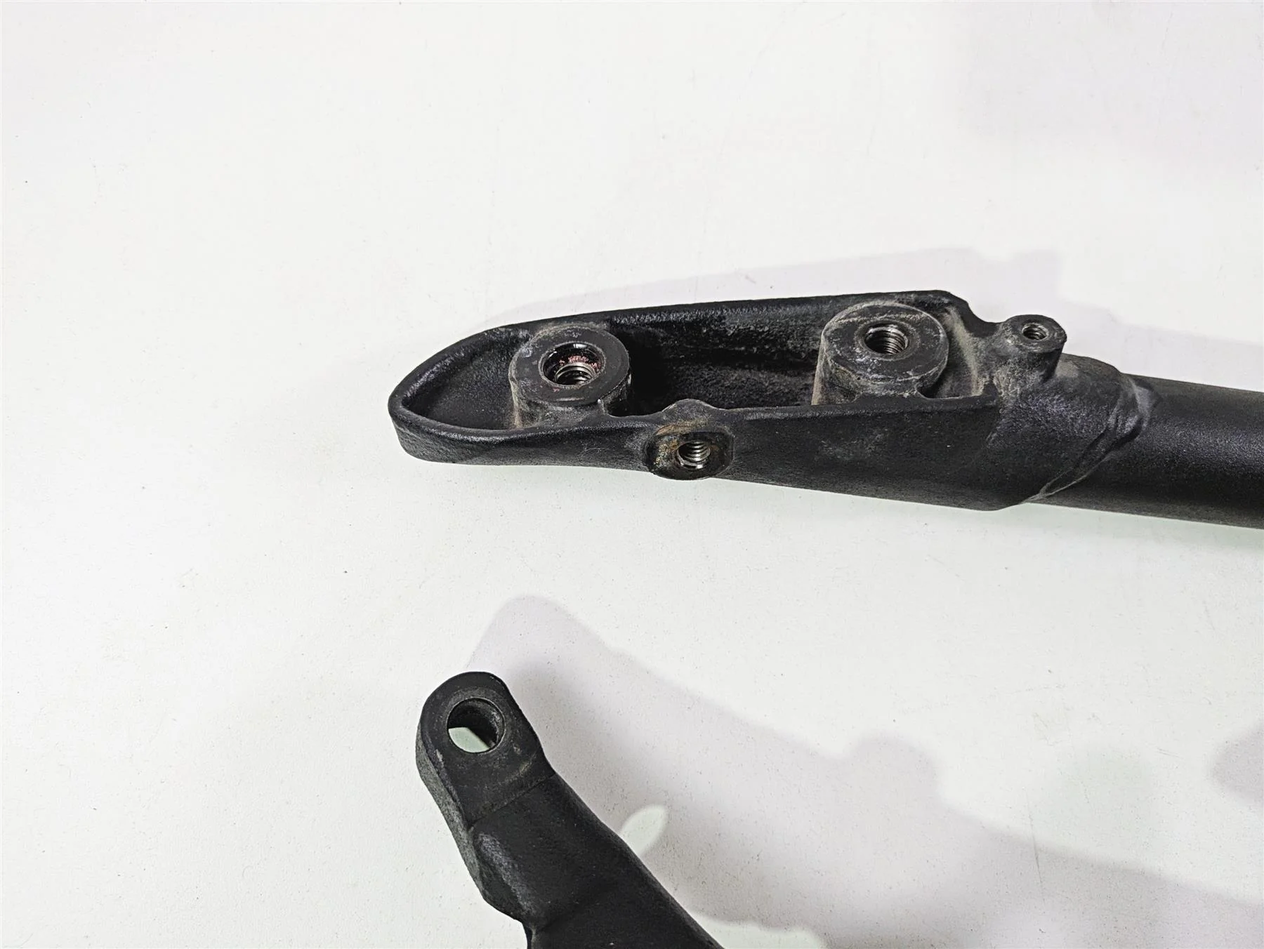 2017 Indian Chieftain Limited Front Frame Down Tube Set 1018969 1018970 - Image 10