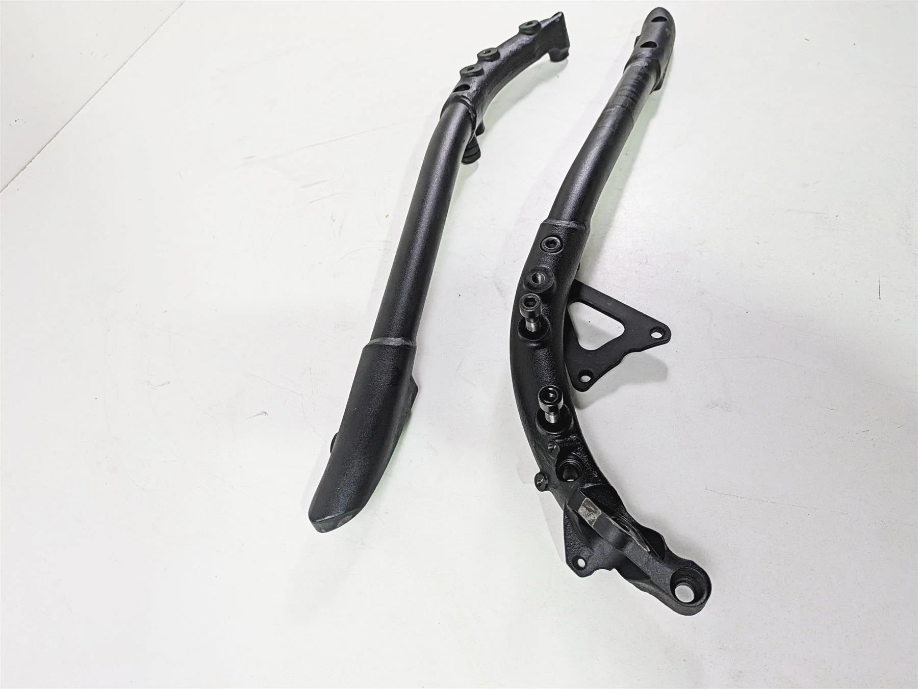 2017 Indian Chieftain Limited Front Frame Down Tube Set 1018969 1018970 - Image 2