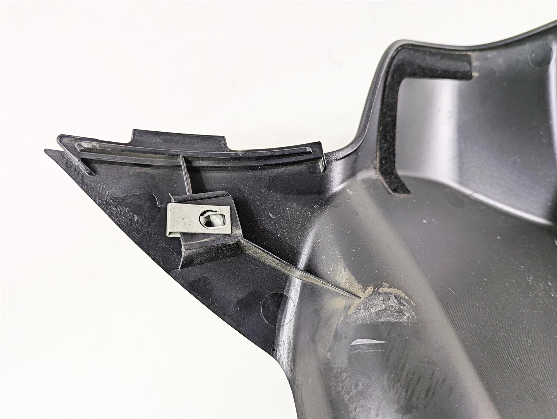 2017 Indian Chieftain Limited Front Inner Visor Fairing Cover & Storage 5452569 - Image 9