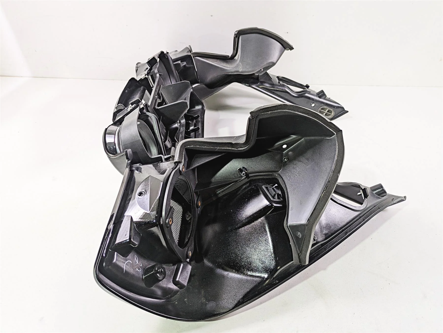 2017 Indian Chieftain Limited Front Nose Inner Fairing Cover Black 5452568 - Image 3