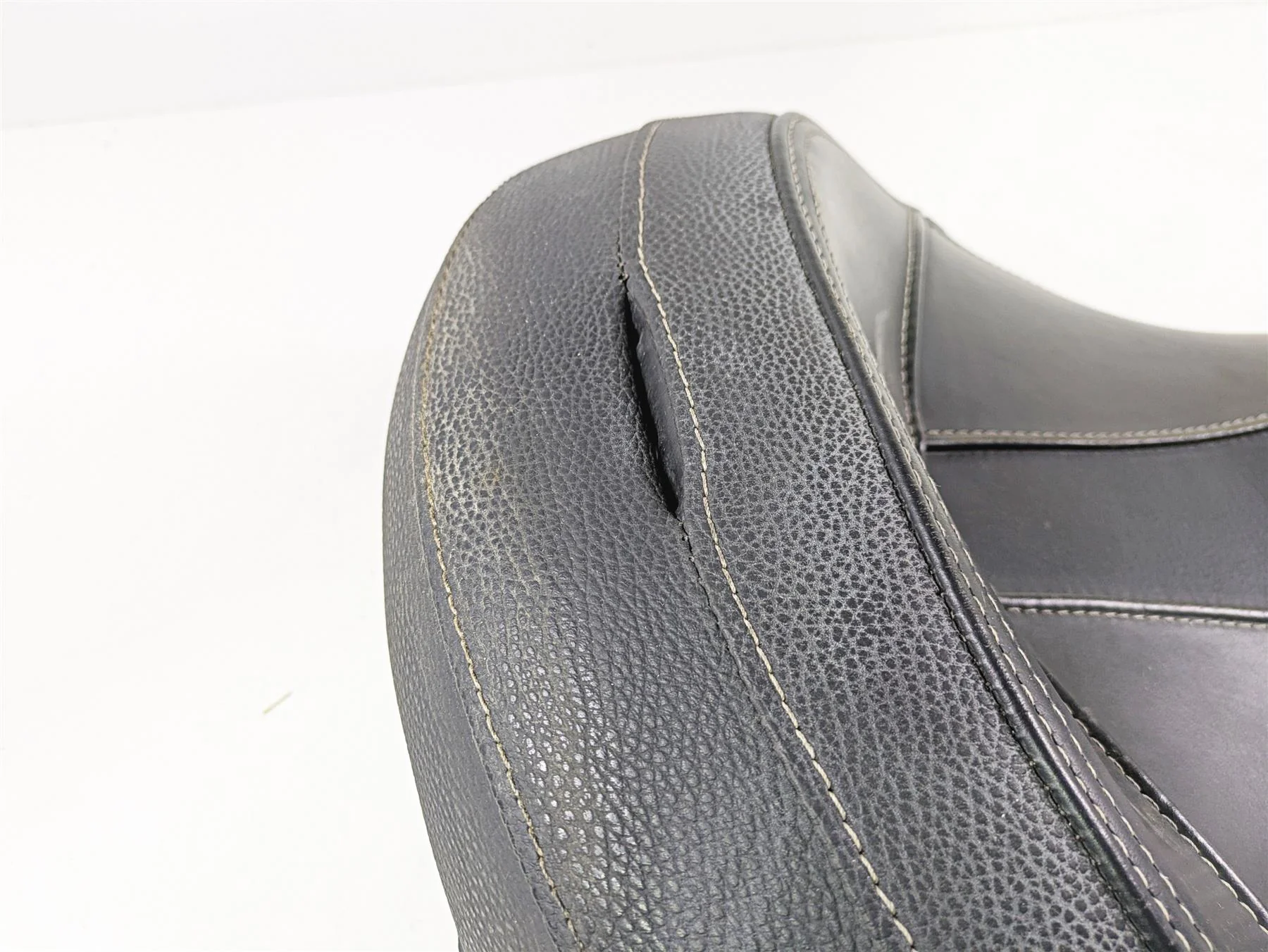 2017 Indian Chieftain Limited Front Seat Saddle No Studs - No Tears 2686580 - Image 7