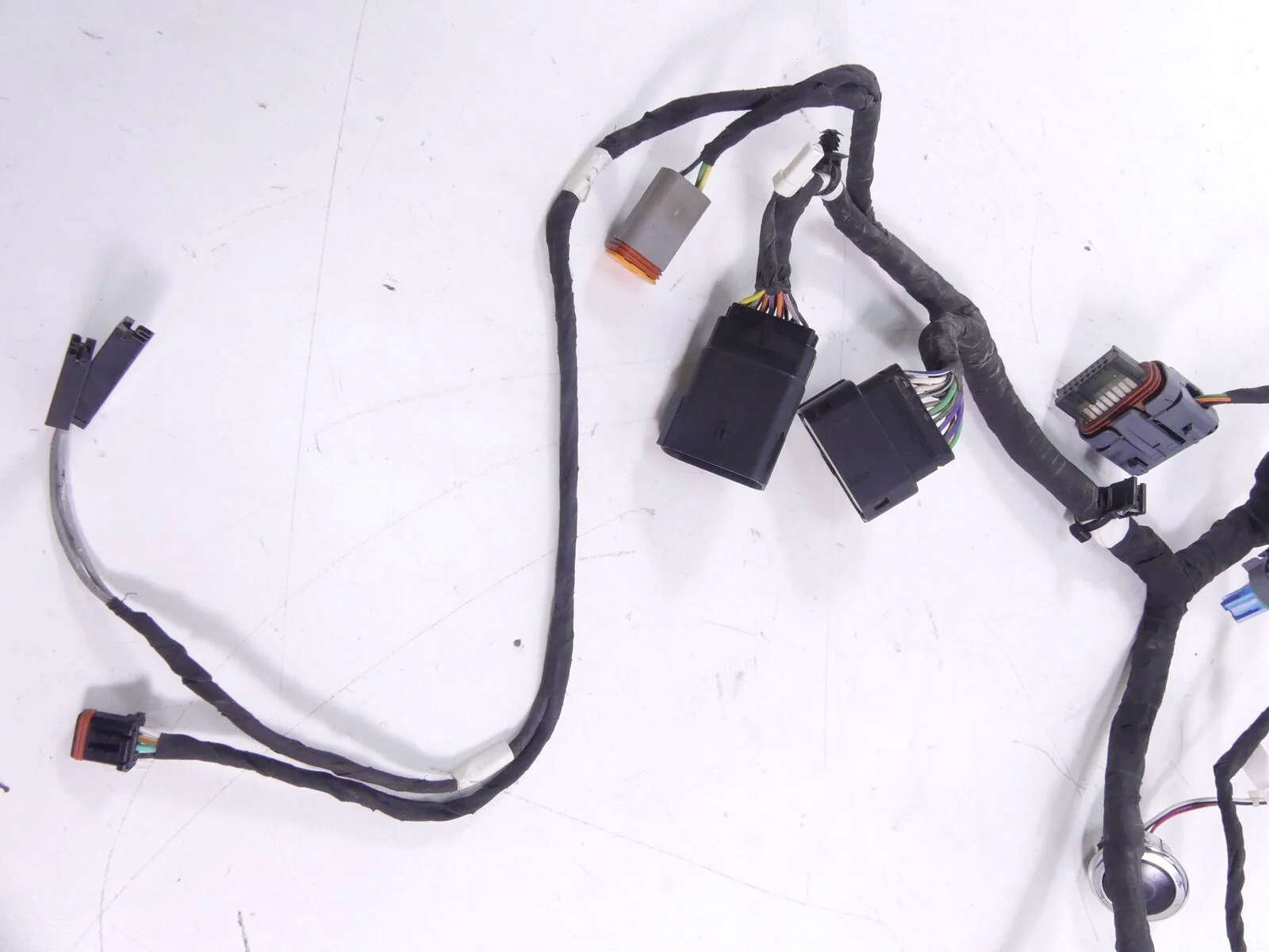2017 Indian Chieftain Limited Front Upper Fairing Wiring Harness -Read 2413260 - Image 2