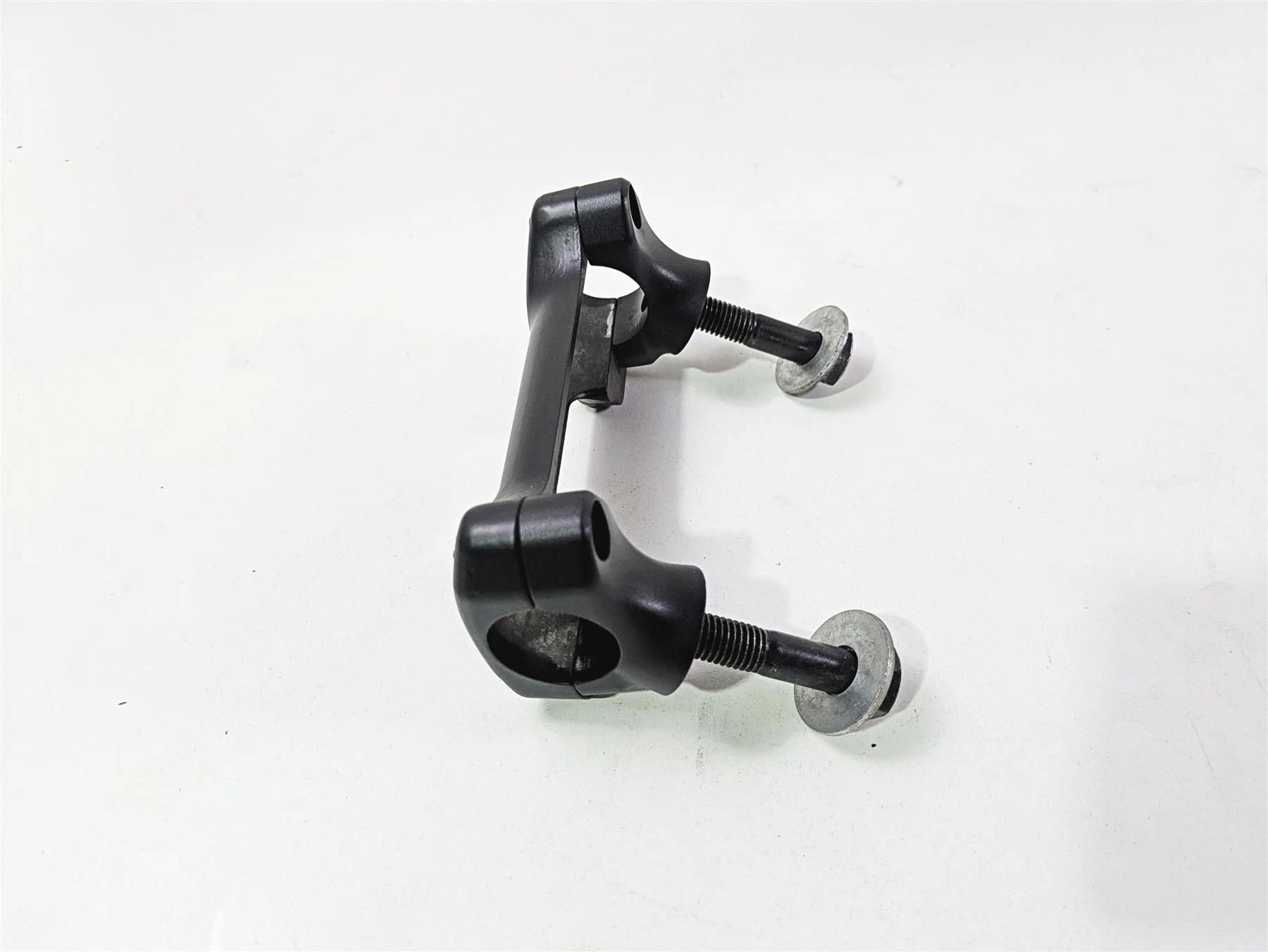 2017 Indian Chieftain Limited Handlebar Holder Riser Set 5138354 - Image 3