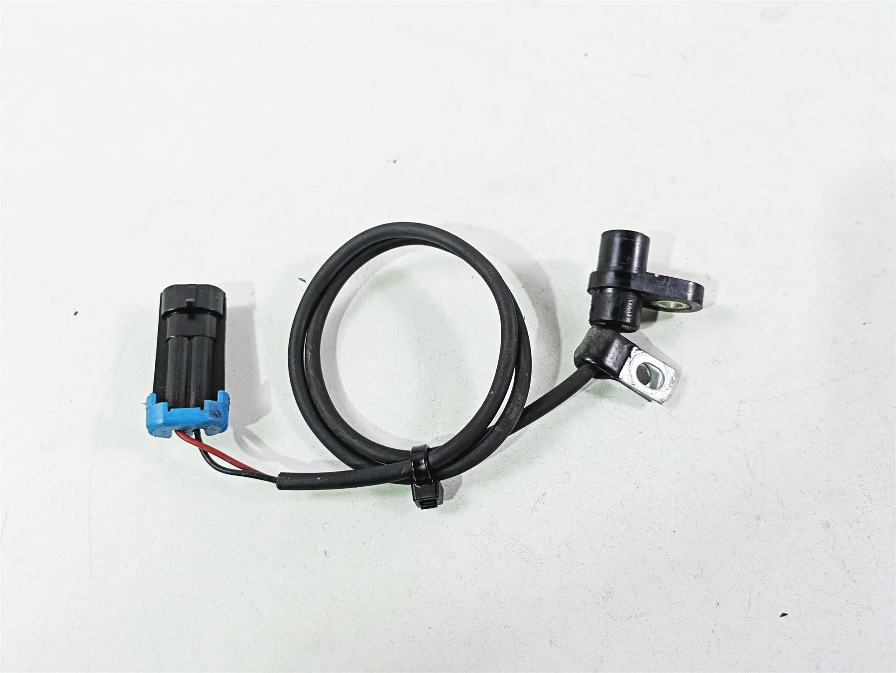 2017 Indian Chieftain Limited Rear Brake Abs Wheel Speed Sensor 4014216 - Image 4