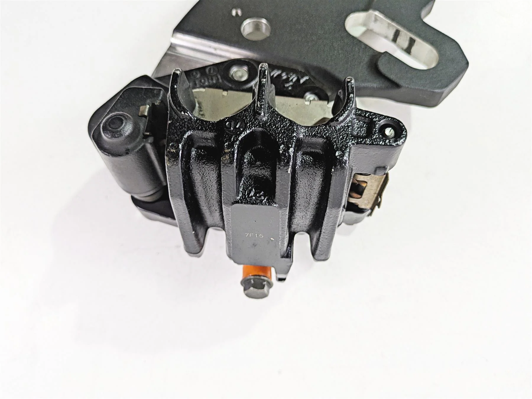 2017 Indian Chieftain Limited Rear Brake Caliper & Bracket 1912006 - Image 10
