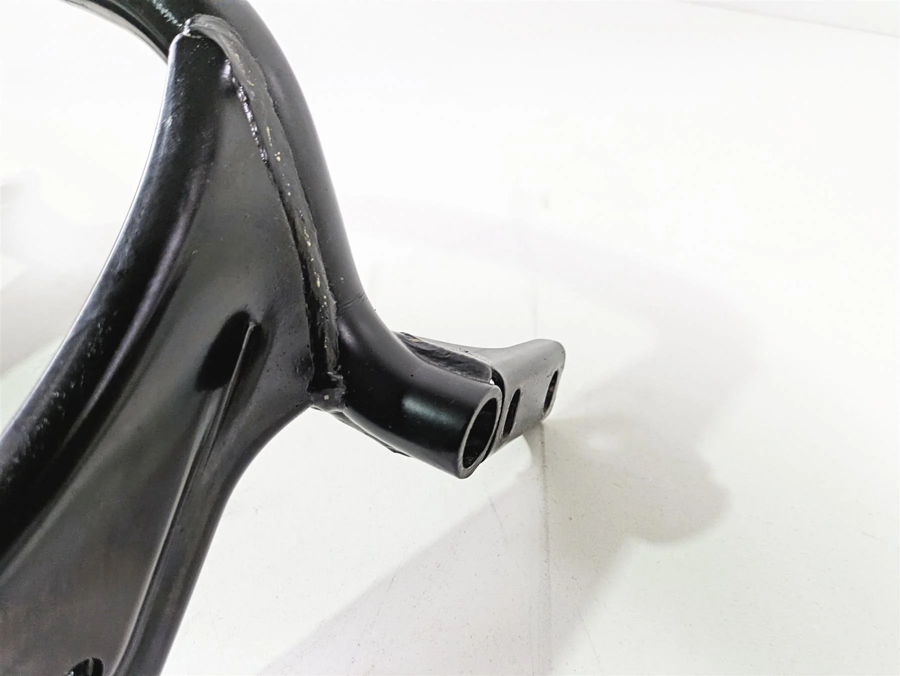 2017 Indian Chieftain Limited Rear Fender Metal Support 1023005 - Image 9