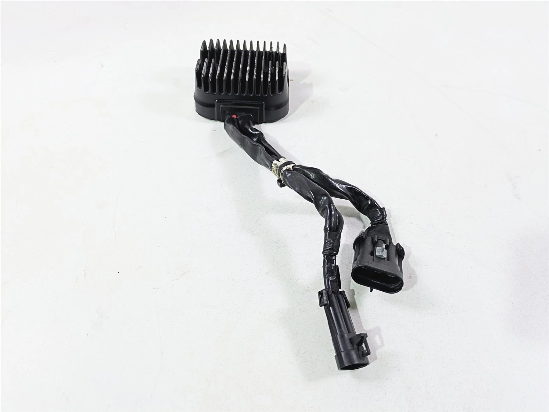 2017 Indian Chieftain Limited Rectifier Voltage Regulator 4014300 - Image 5
