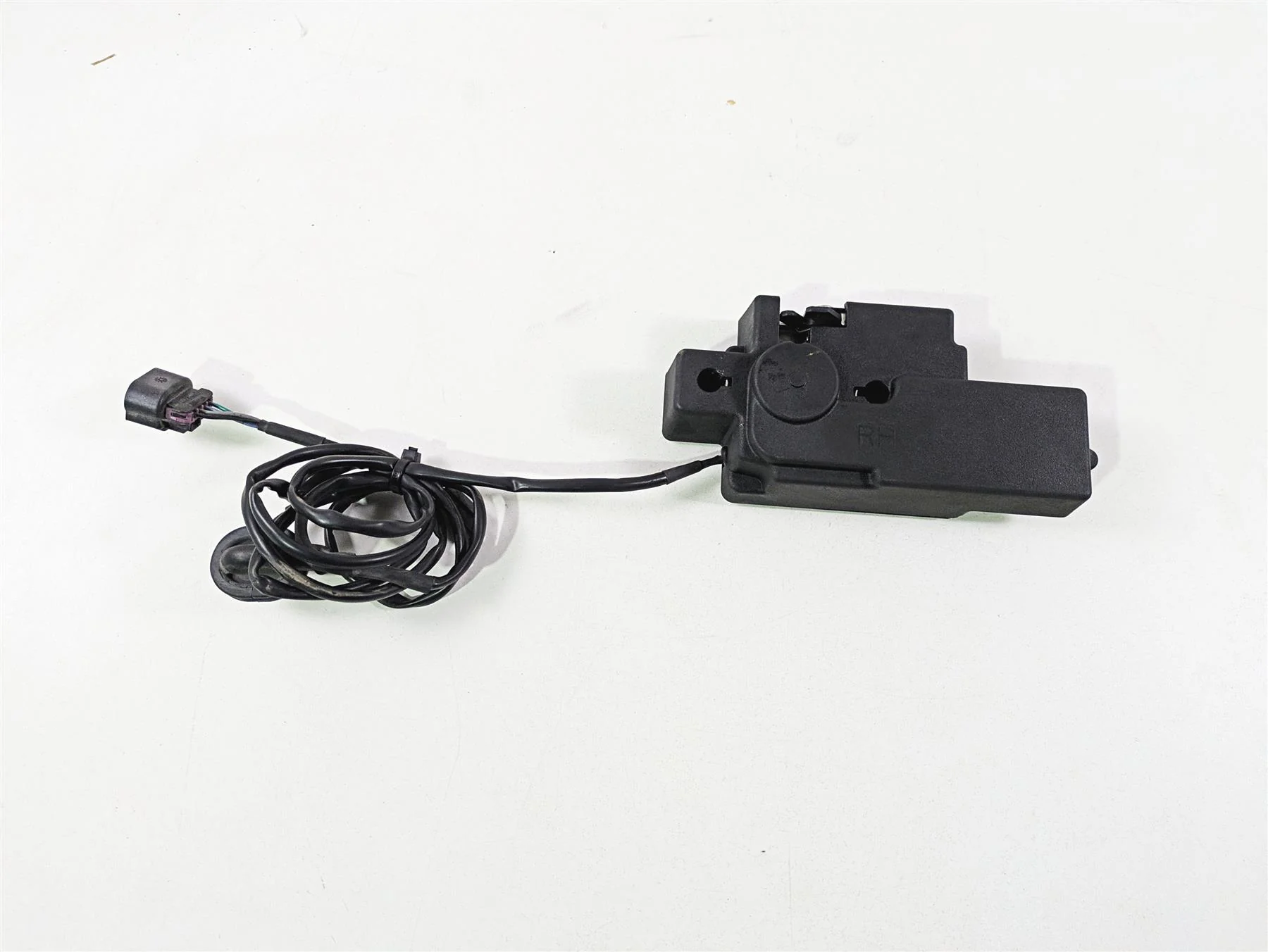 2017 Indian Chieftain Limited Right Bag Lock Control Module Lock 4017838 - Image 4