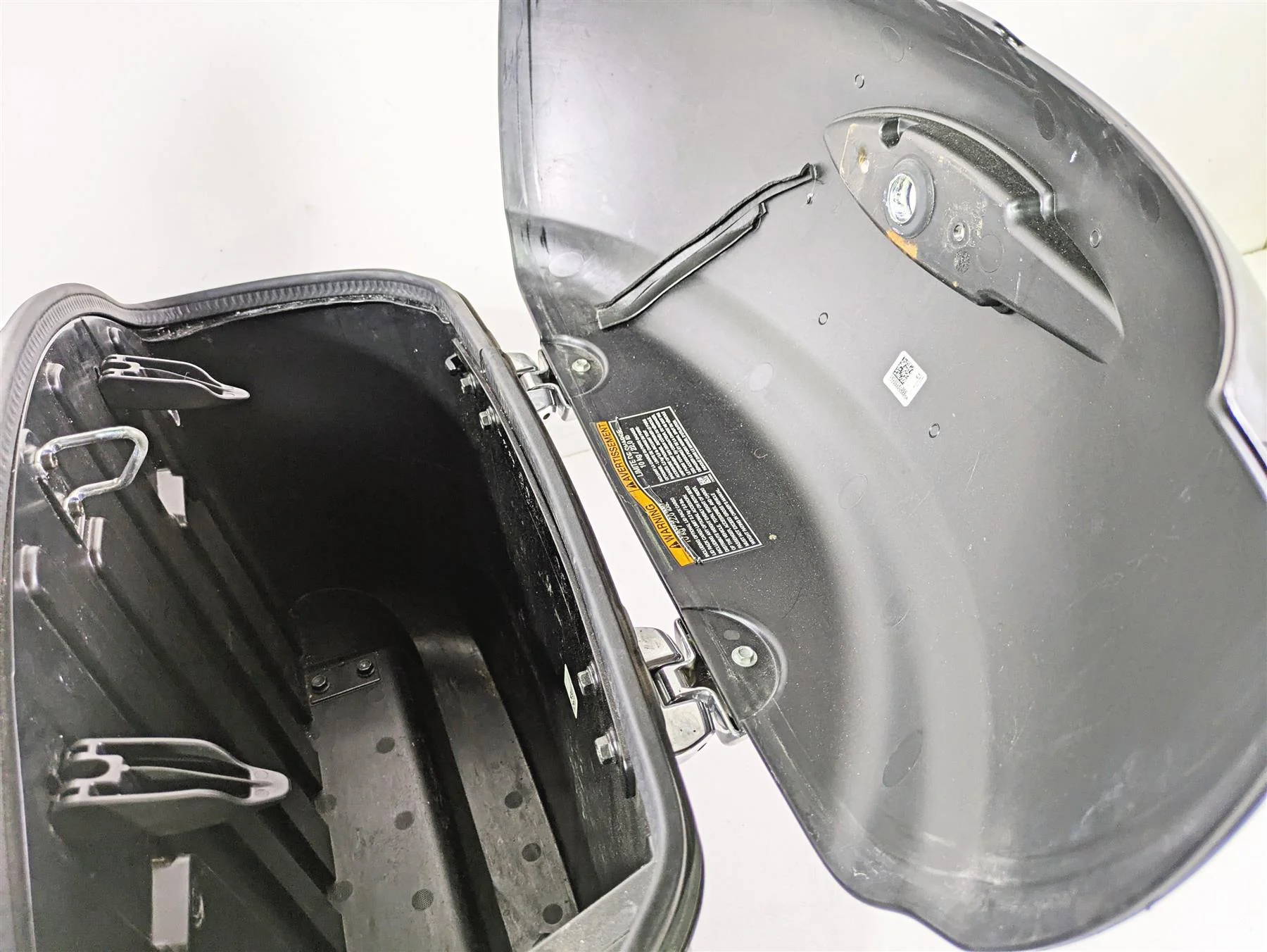 2017 Indian Chieftain Limited Right Black Gloss Saddlebag Saddle Bag 5451494 - Image 8