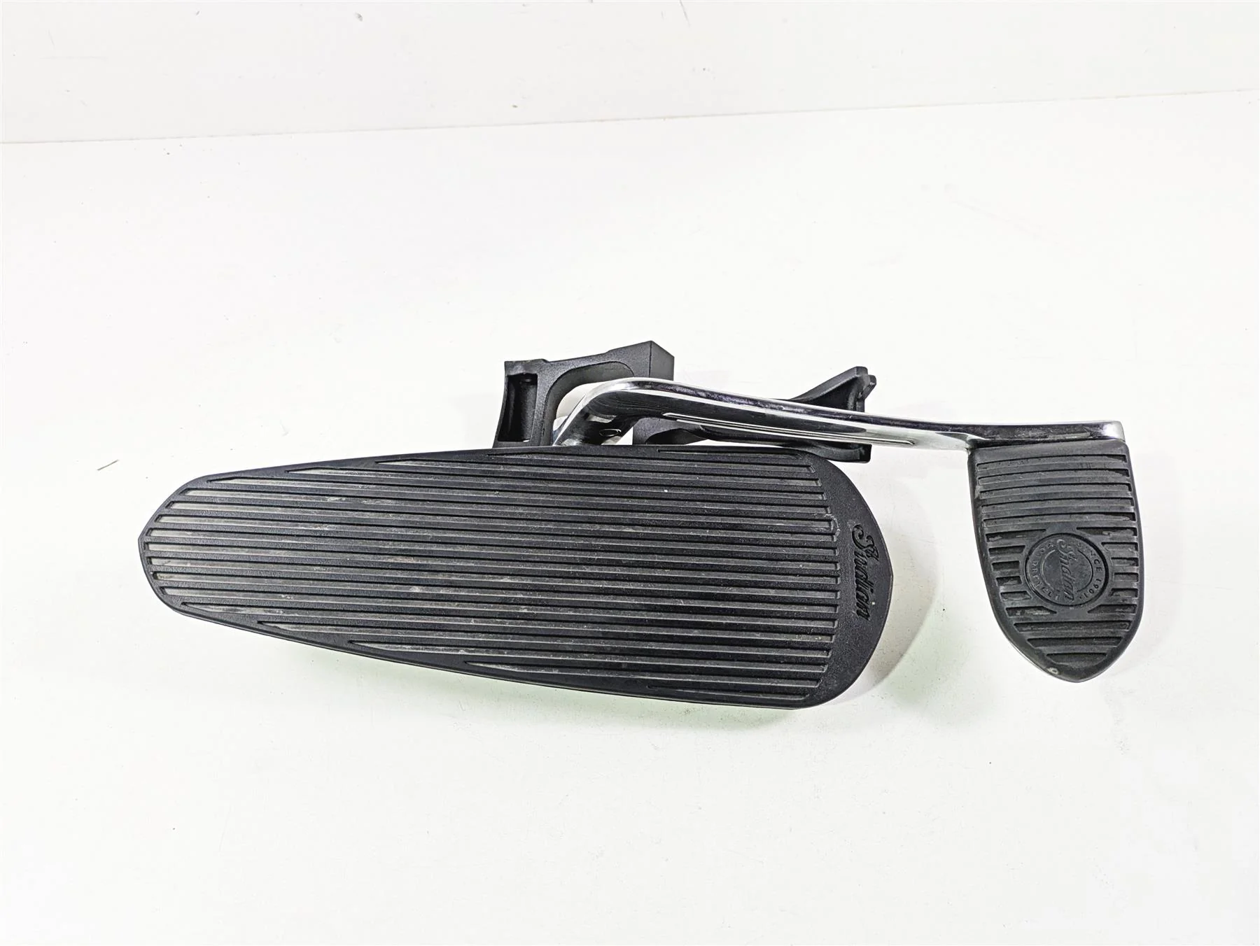 2017 Indian Chieftain Limited Right Floor Board & Brake Pedal 5138848 1019864