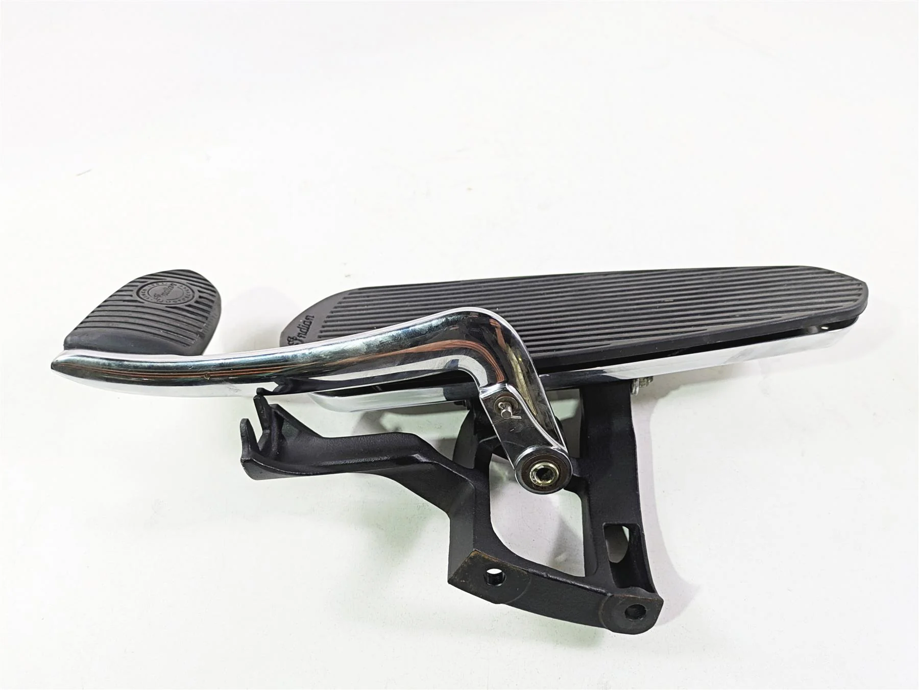 2017 Indian Chieftain Limited Right Floor Board & Brake Pedal 5138848 1019864 - Image 3