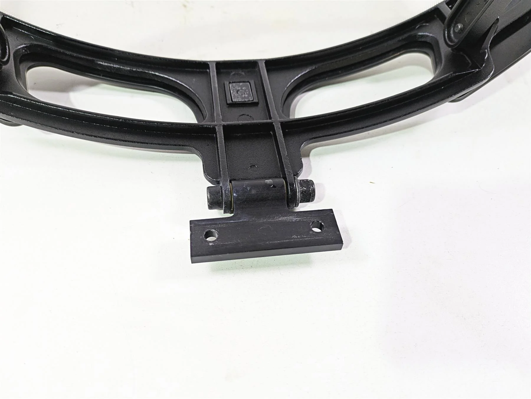 2017 Indian Chieftain Limited Windshield Short Low & Bracket 2881797 - Image 10
