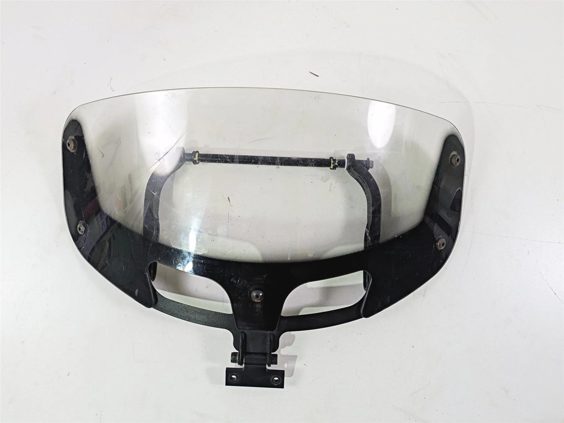 2017 Indian Chieftain Limited Windshield Short Low & Bracket 2881797 - Image 5