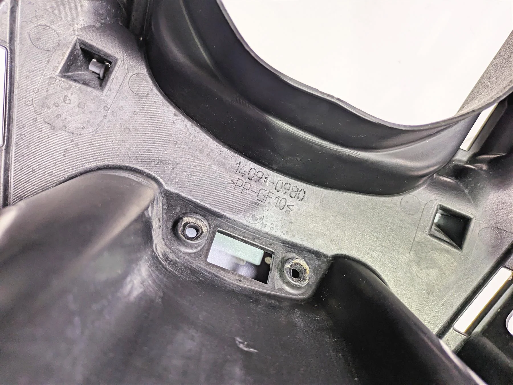 2017 Kawasaki Ultra 310X Center Console Cover Fairing & Storage Lid 14092-0980 - Image 12