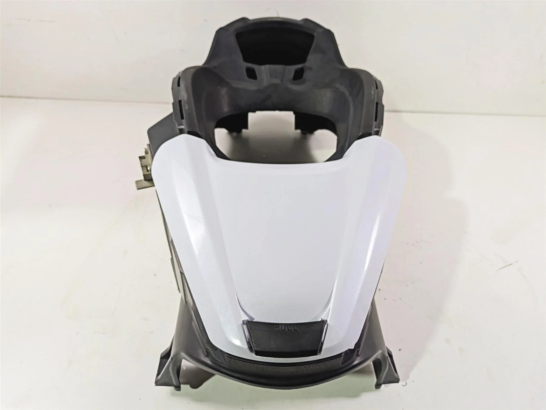 2017 Kawasaki Ultra 310X Center Console Cover Fairing & Storage Lid 14092-0980 - Image 2