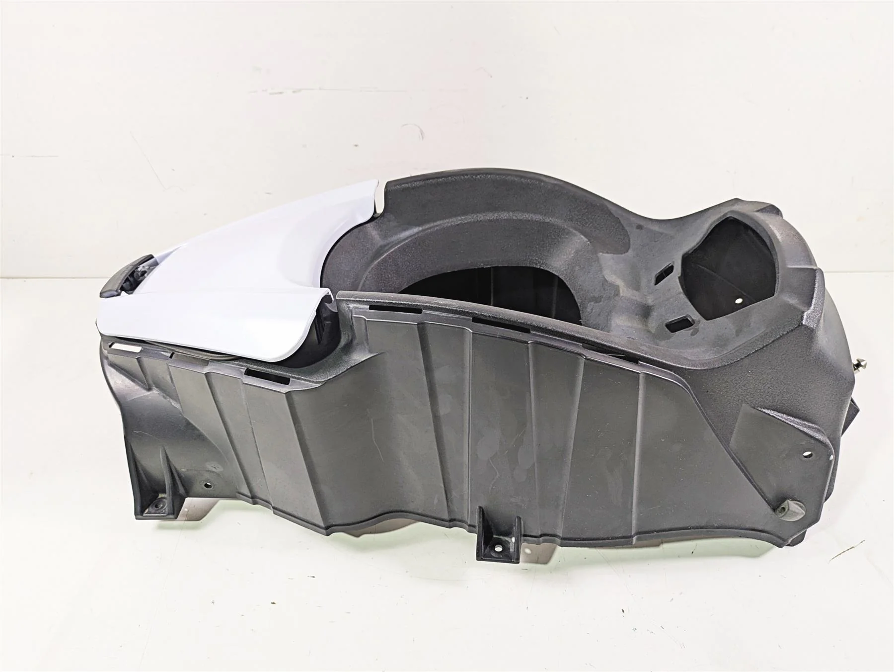2017 Kawasaki Ultra 310X Center Console Cover Fairing & Storage Lid 14092-0980 - Image 3