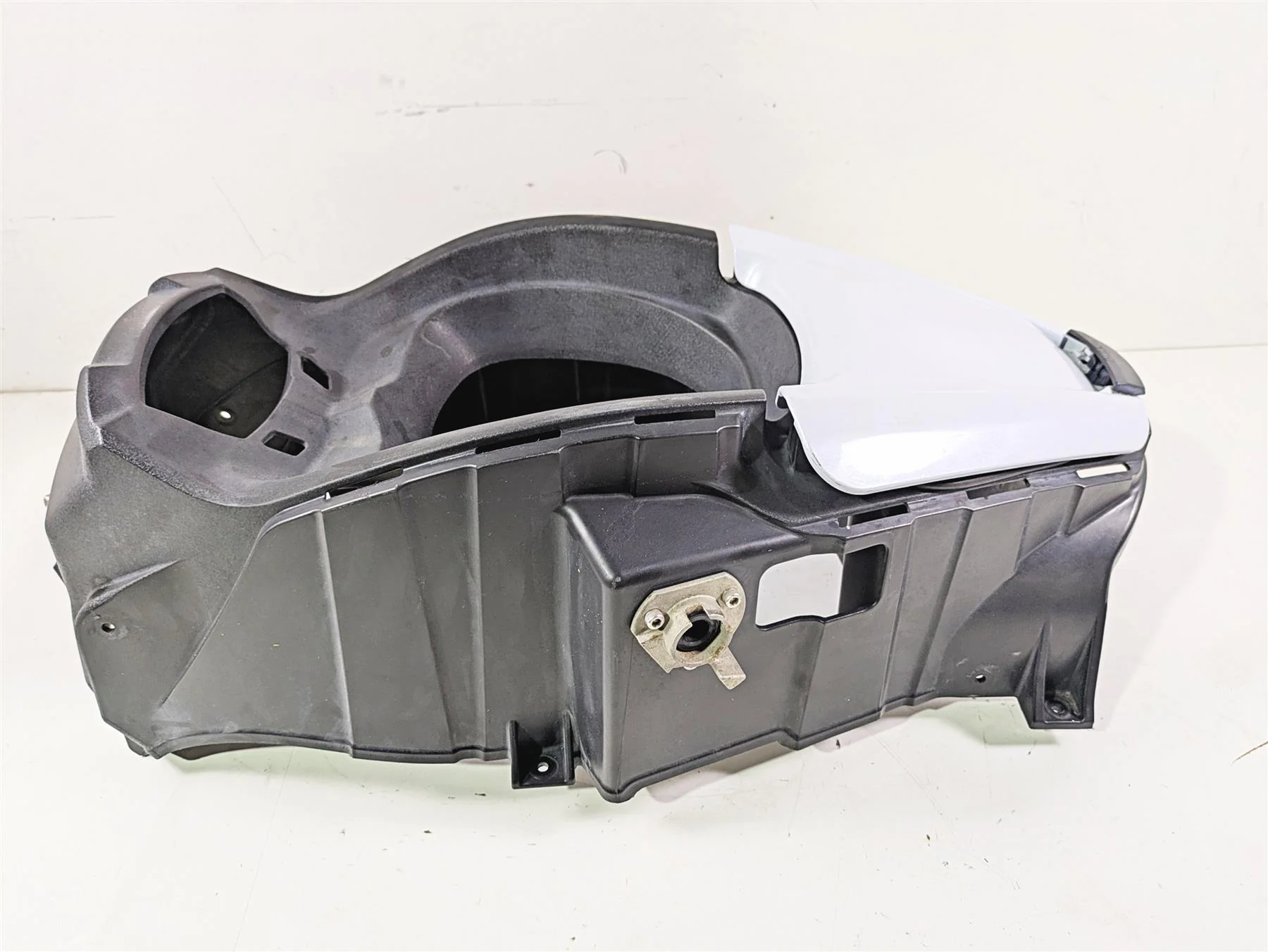 2017 Kawasaki Ultra 310X Center Console Cover Fairing & Storage Lid 14092-0980 - Image 5