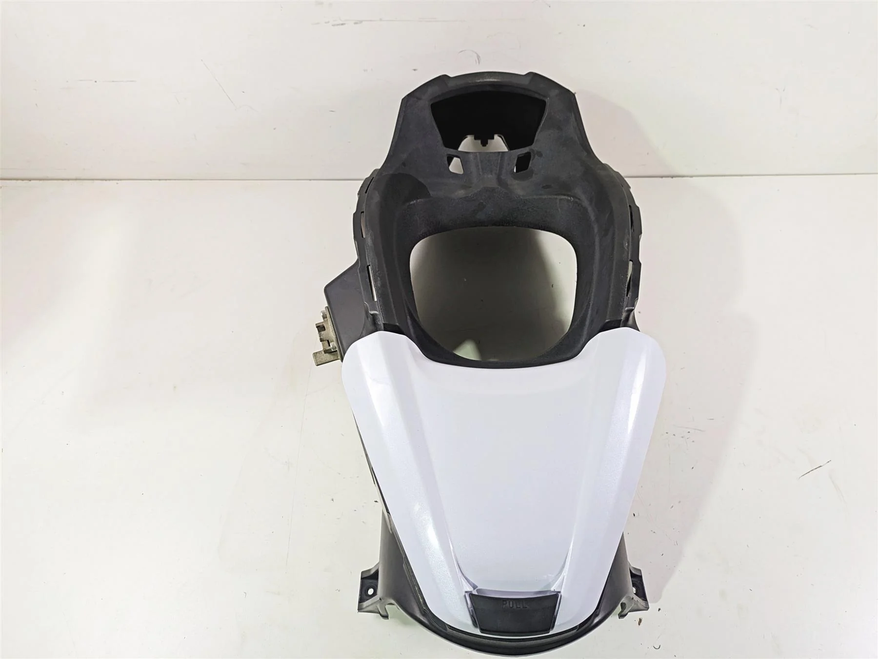2017 Kawasaki Ultra 310X Center Console Cover Fairing & Storage Lid 14092-0980 - Image 6