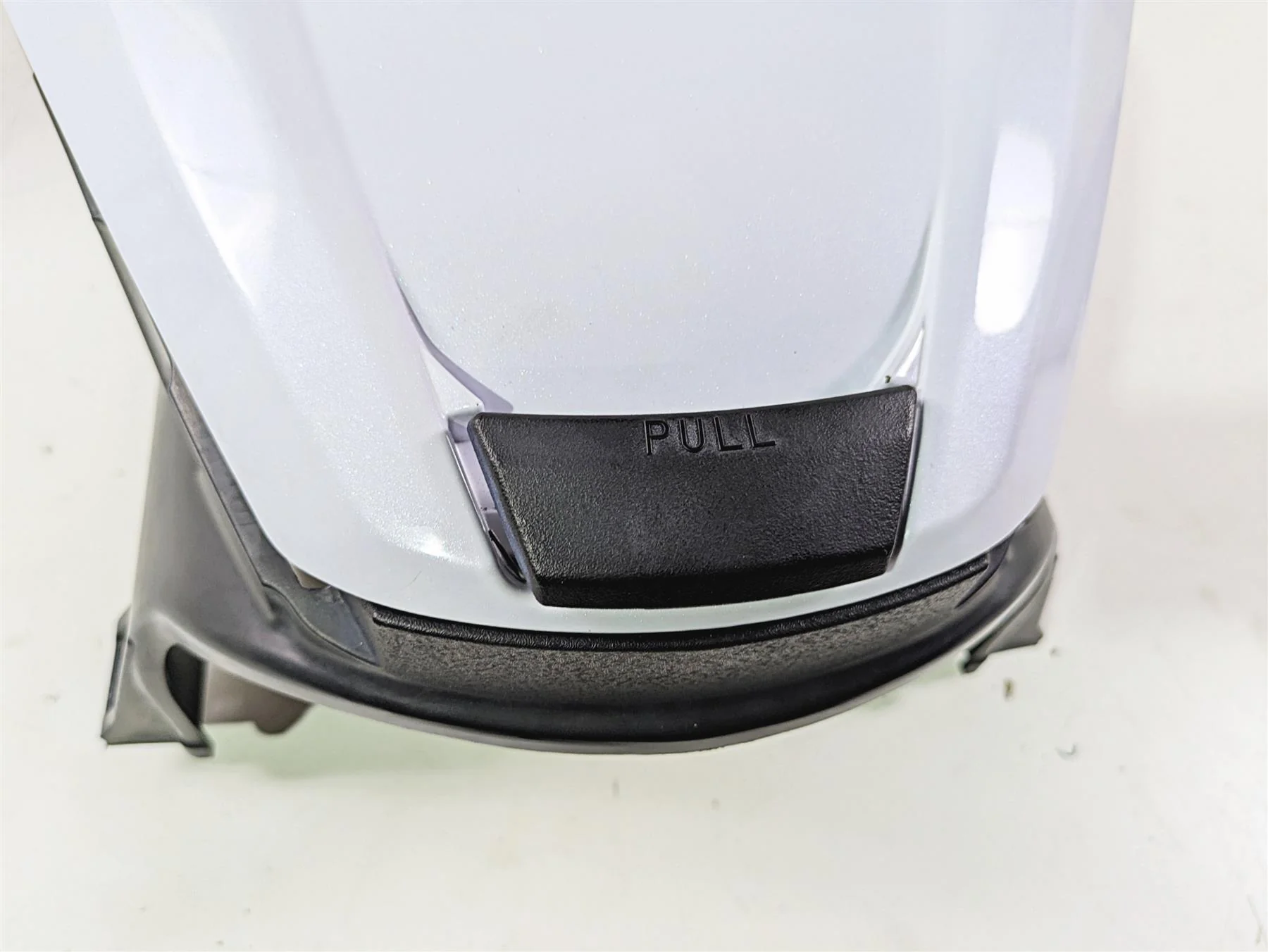 2017 Kawasaki Ultra 310X Center Console Cover Fairing & Storage Lid 14092-0980 - Image 7