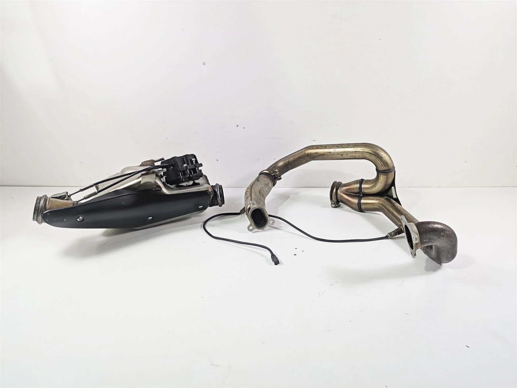 2017 KTM 1290 Super Duke GT Exhaust Chamber Header & Servo Set 61405050000