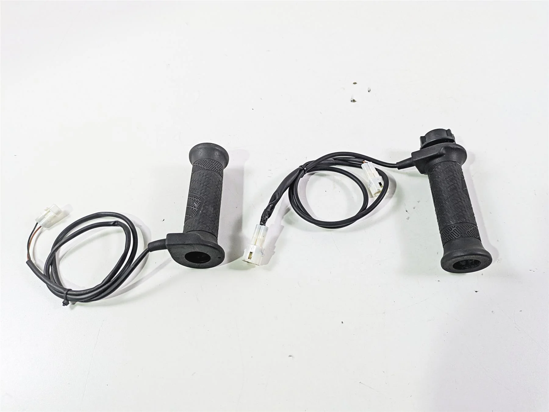 2017 KTM 1290 Super Duke GT Left Right Heated Hand Grip Set - Image 4