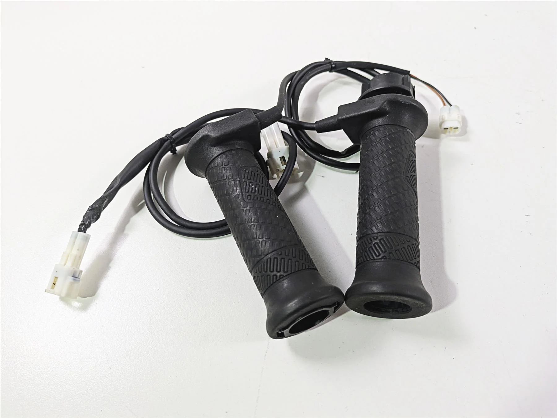2017 KTM 1290 Super Duke GT Left Right Heated Hand Grip Set - Image 5