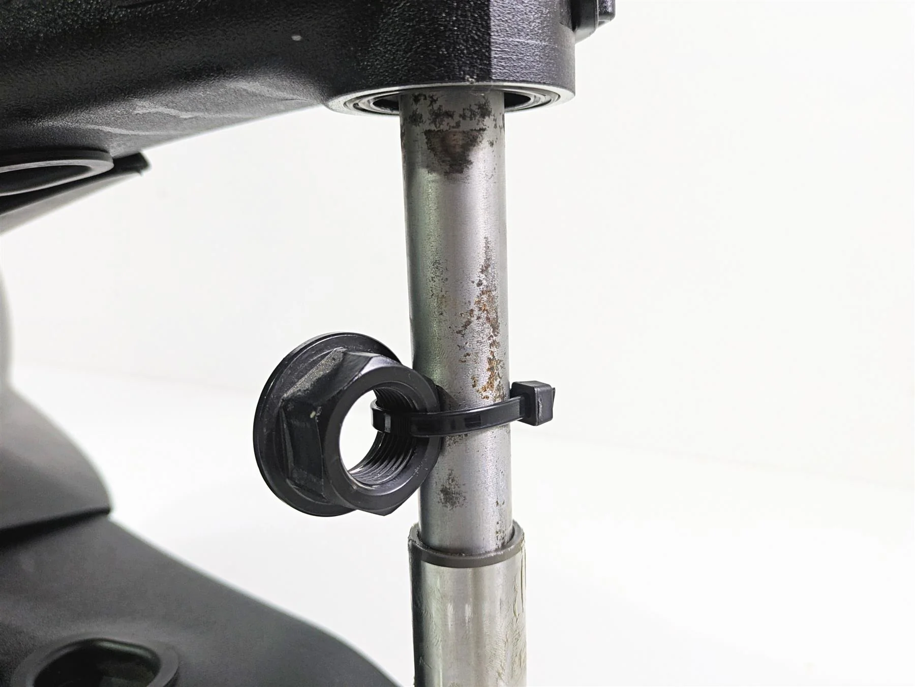2017 KTM 1290 Super Duke GT One Side Swingarm & Axle Set 6140403004433A - Image 10
