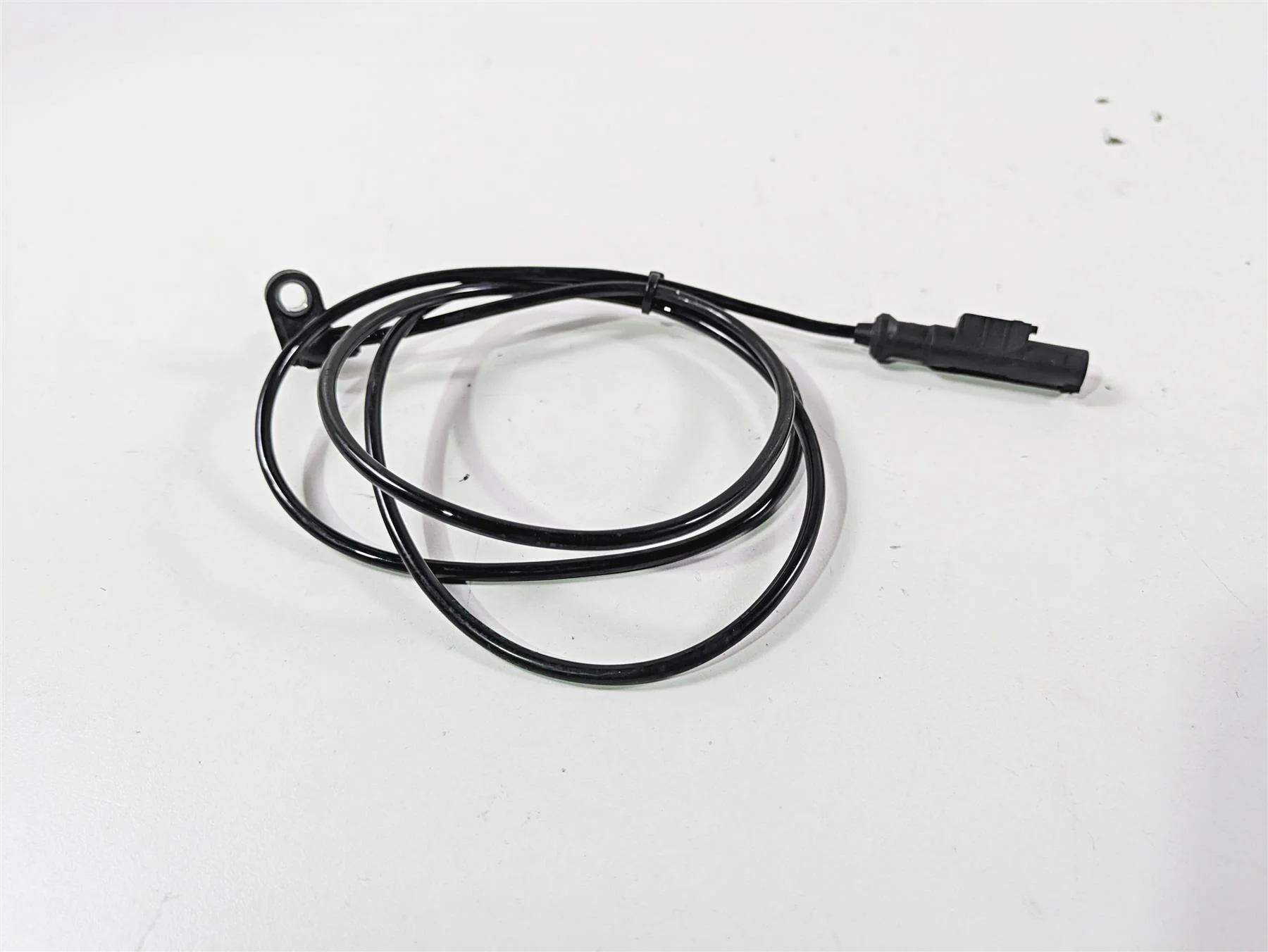 2017 KTM 1290 Super Duke GT Rear Abs Brake Wheel Speed Sensor 76042025000 - Image 4