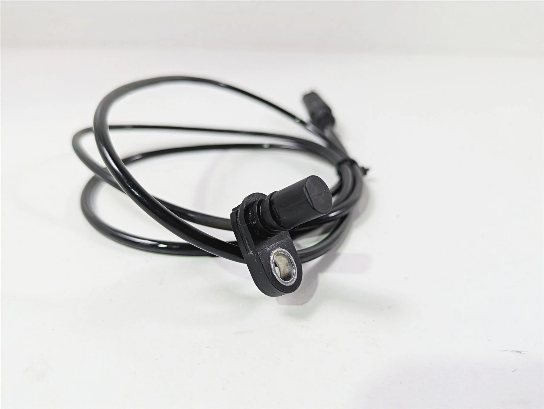 2017 KTM 1290 Super Duke GT Rear Abs Brake Wheel Speed Sensor 76042025000 - Image 9