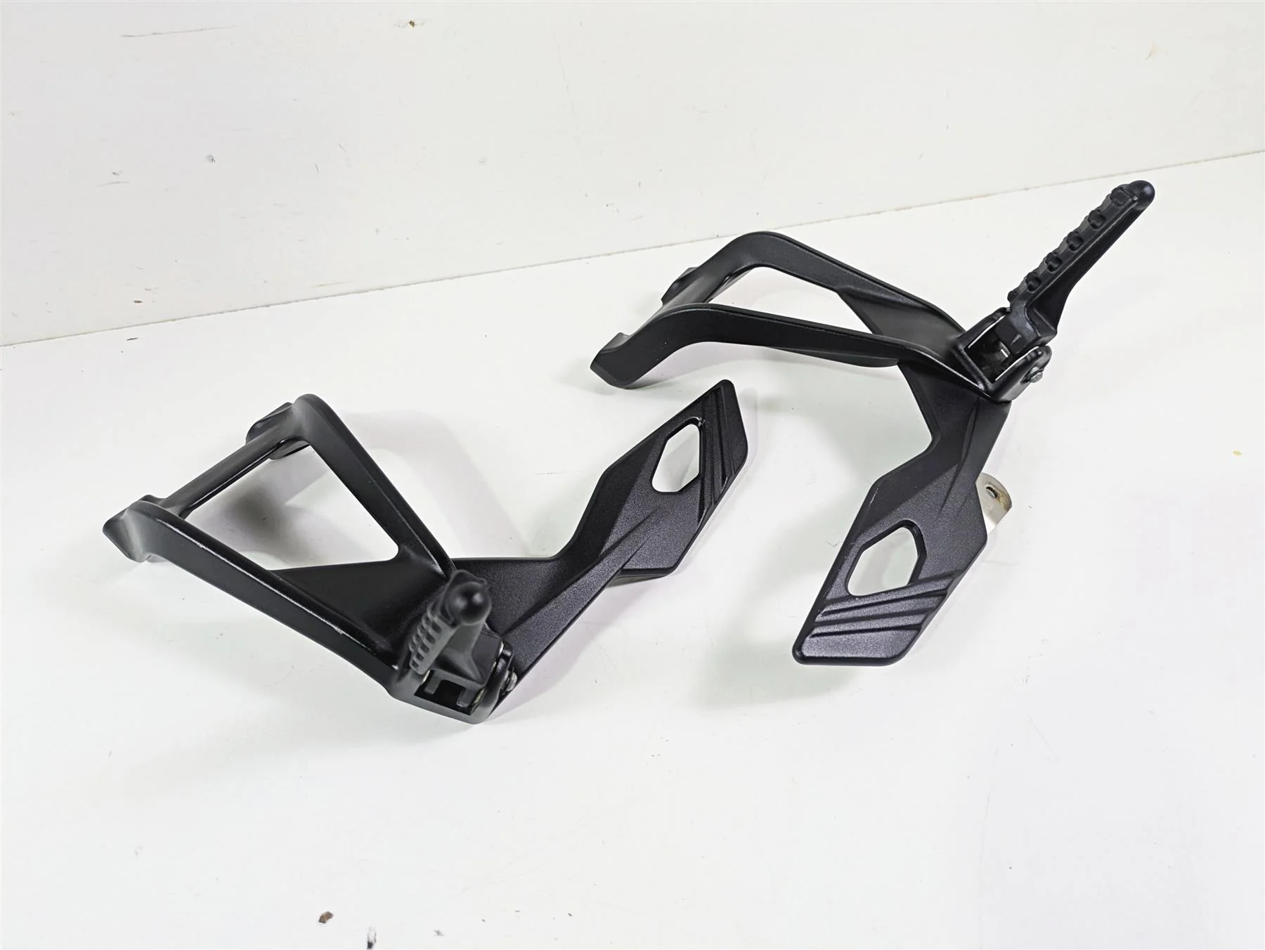 2017 KTM 1290 Super Duke GT Rear Passenger Footpeg 6140304800033S 6140304900033S - Image 12
