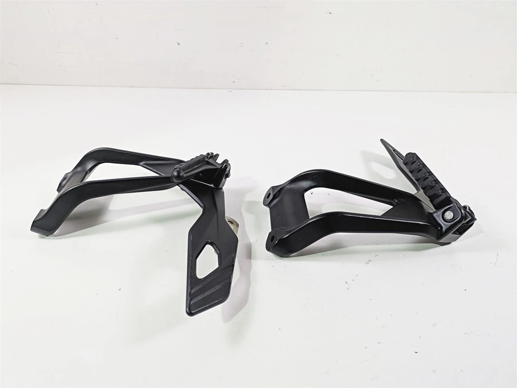 2017 KTM 1290 Super Duke GT Rear Passenger Footpeg 6140304800033S 6140304900033S - Image 3