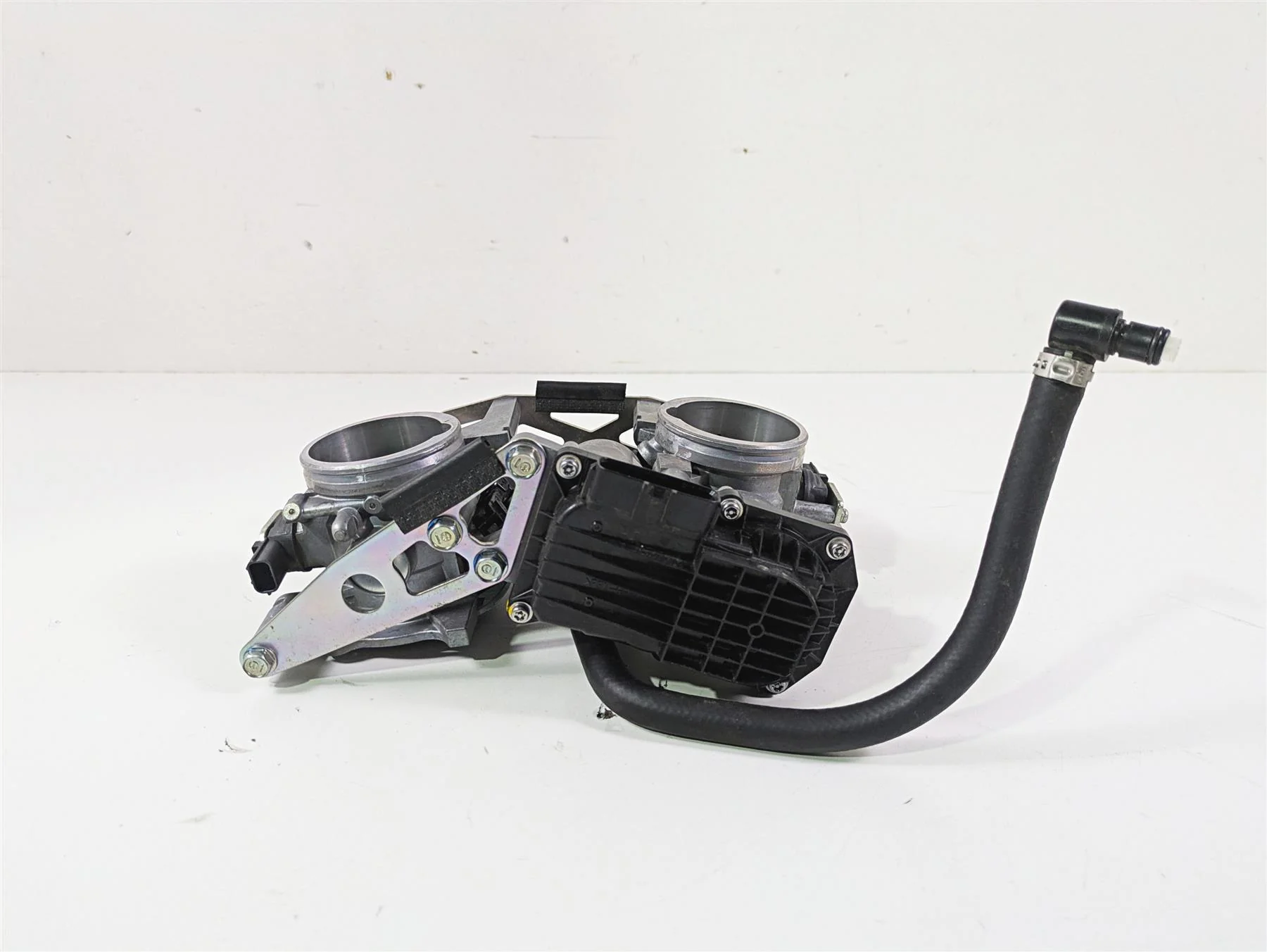 2017 KTM 1290 Super Duke GT Throttle Body Fuel Injectors Keihin 61341001000 - Image 2