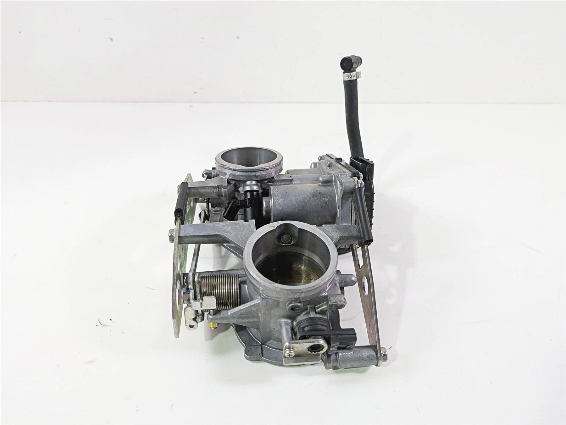 2017 KTM 1290 Super Duke GT Throttle Body Fuel Injectors Keihin 61341001000 - Image 3
