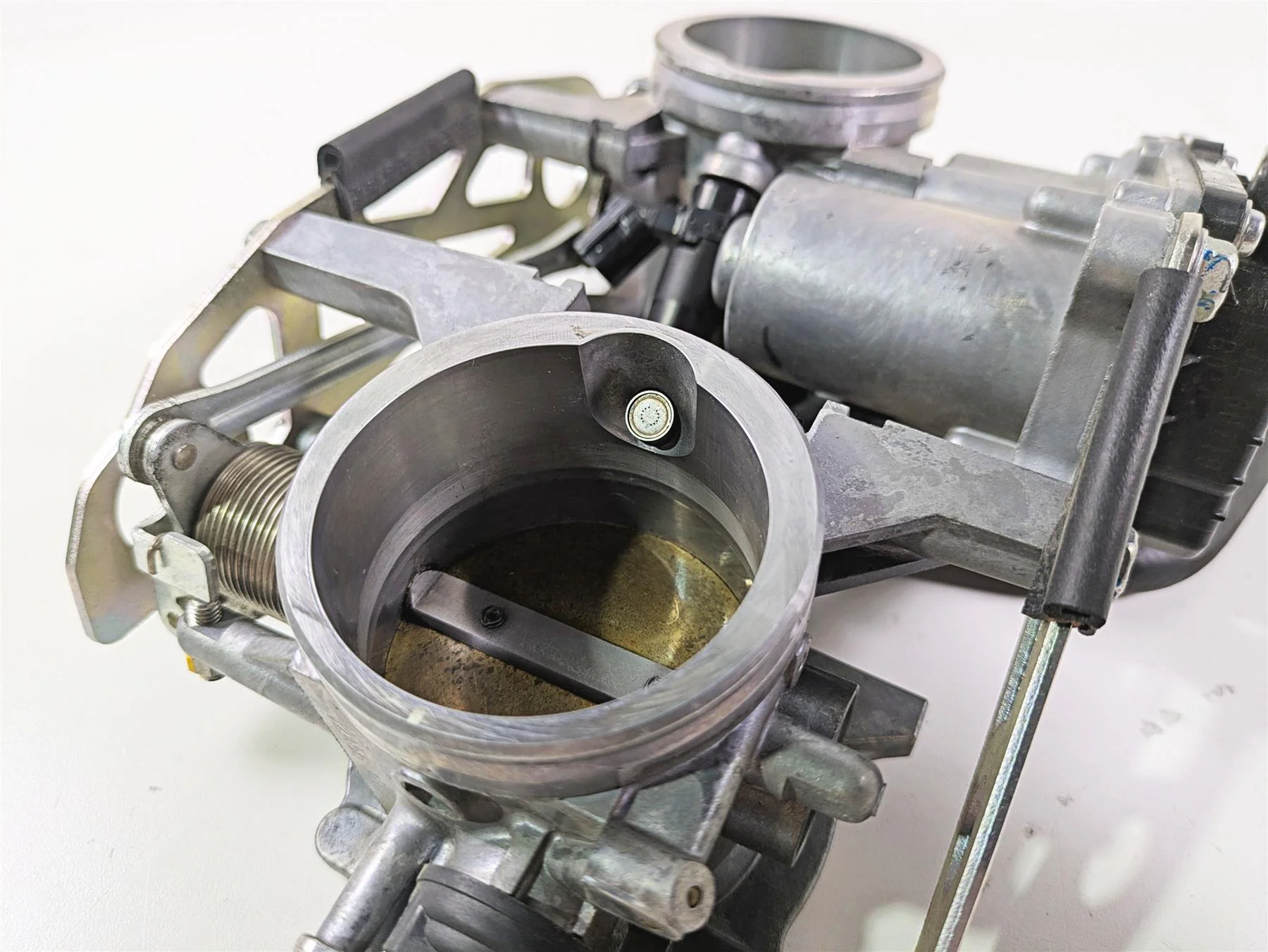2017 KTM 1290 Super Duke GT Throttle Body Fuel Injectors Keihin 61341001000 - Image 8