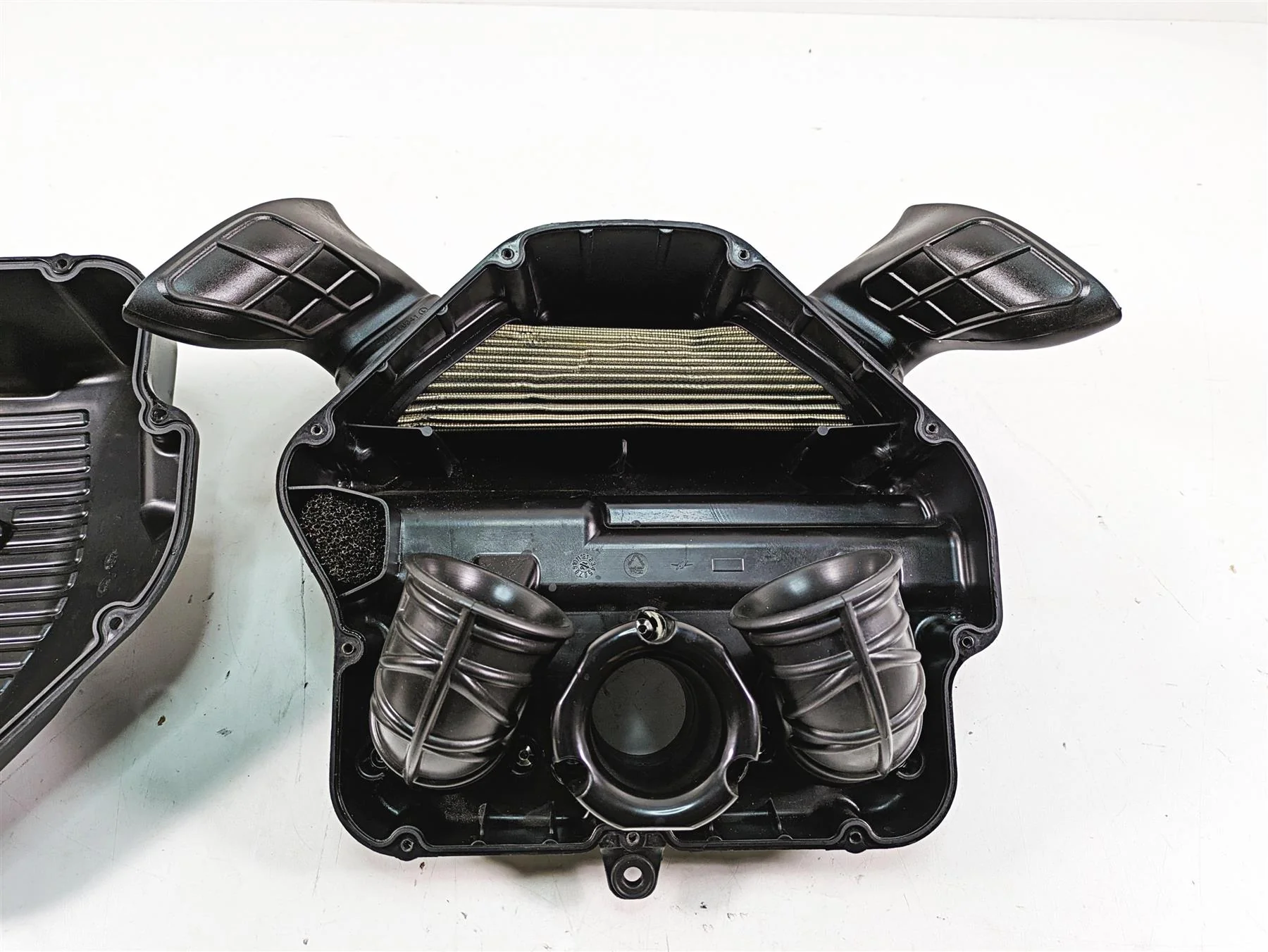 2017 Mv Agusta Dragster 800 Air Cleaner Breather Filter Box 8000B5482 - Image 7