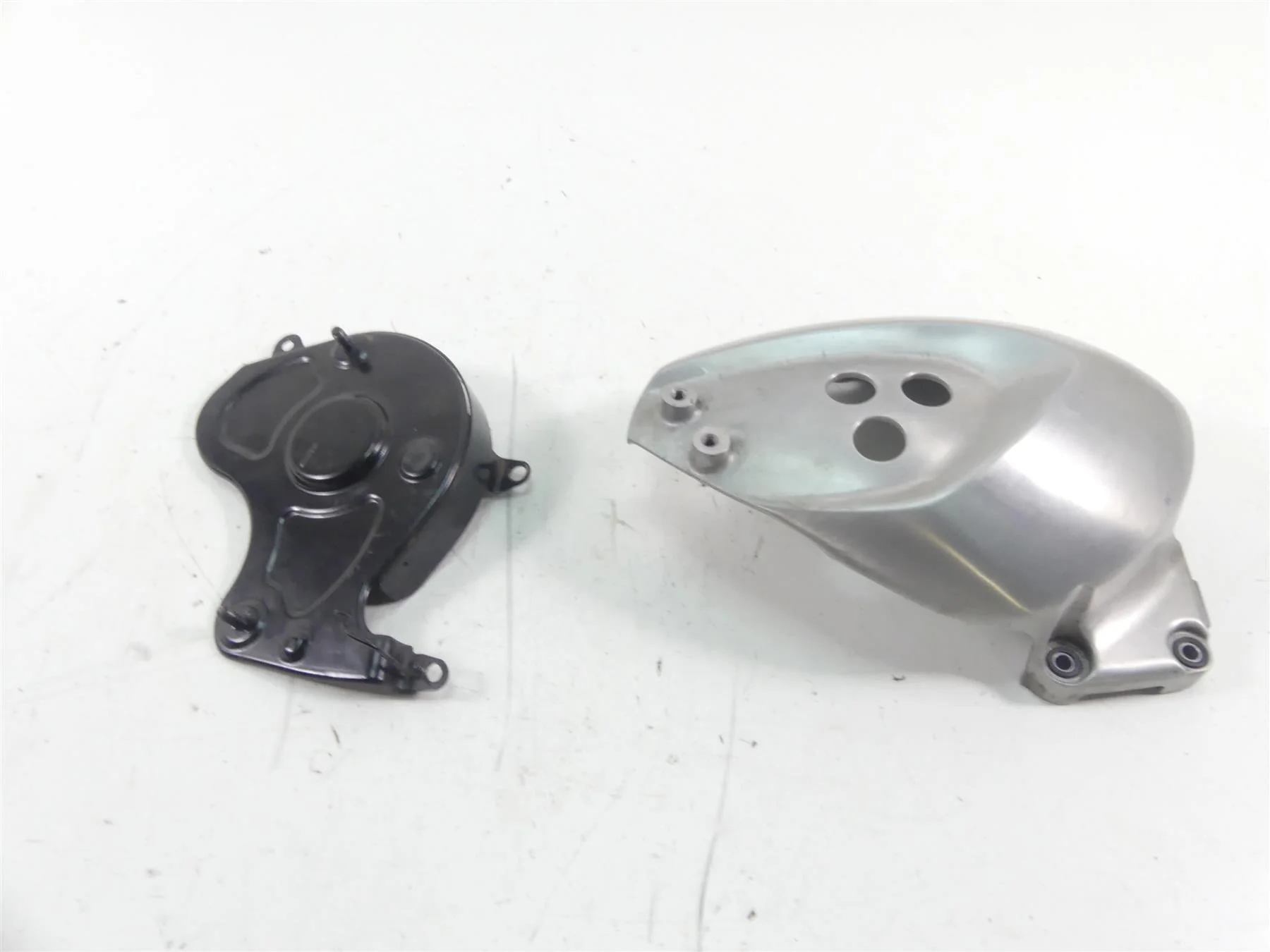 2017 Triumph Thruxton 1200 R Chain Guard Engine Side Cover Set T1262002 - Image 2