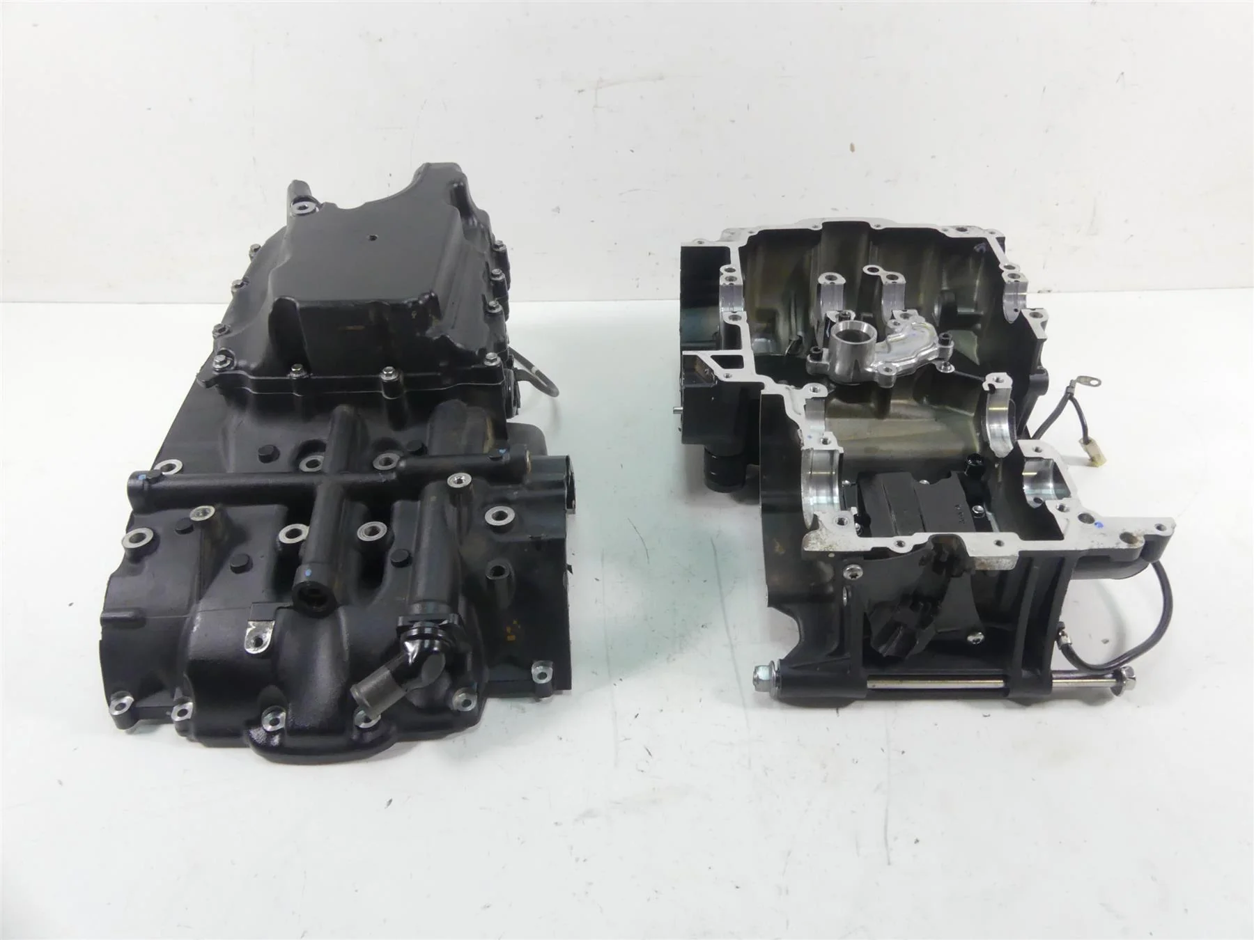 2017 Triumph Thruxton 1200 R Engine Motor Case Housing Set 4K T1162953