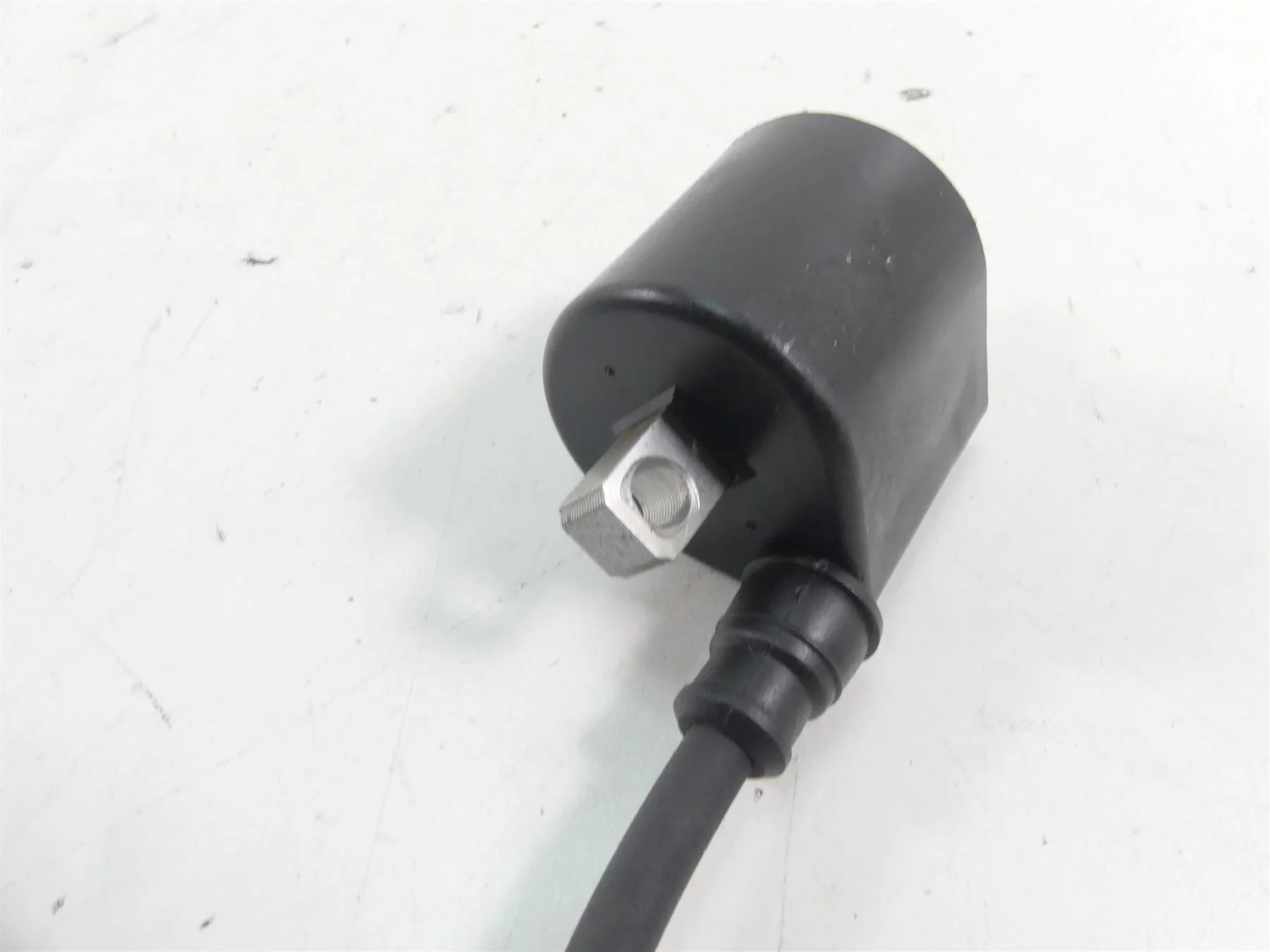 2017 Triumph Thruxton 1200 R Ignition Coil Wires Plug Set T1290321 T1290308 - Image 9