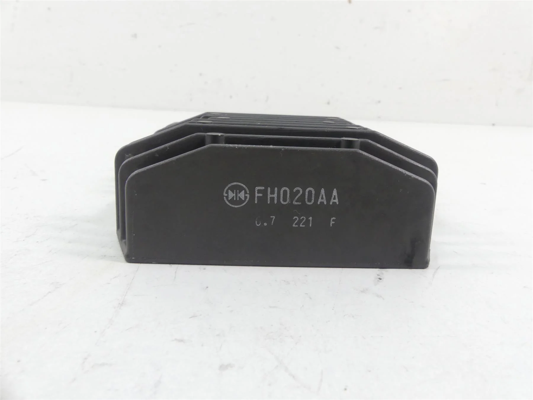 2017 Triumph Thruxton 1200 R Rectifier Voltage Regulator FH020AA T1300679 - Image 10