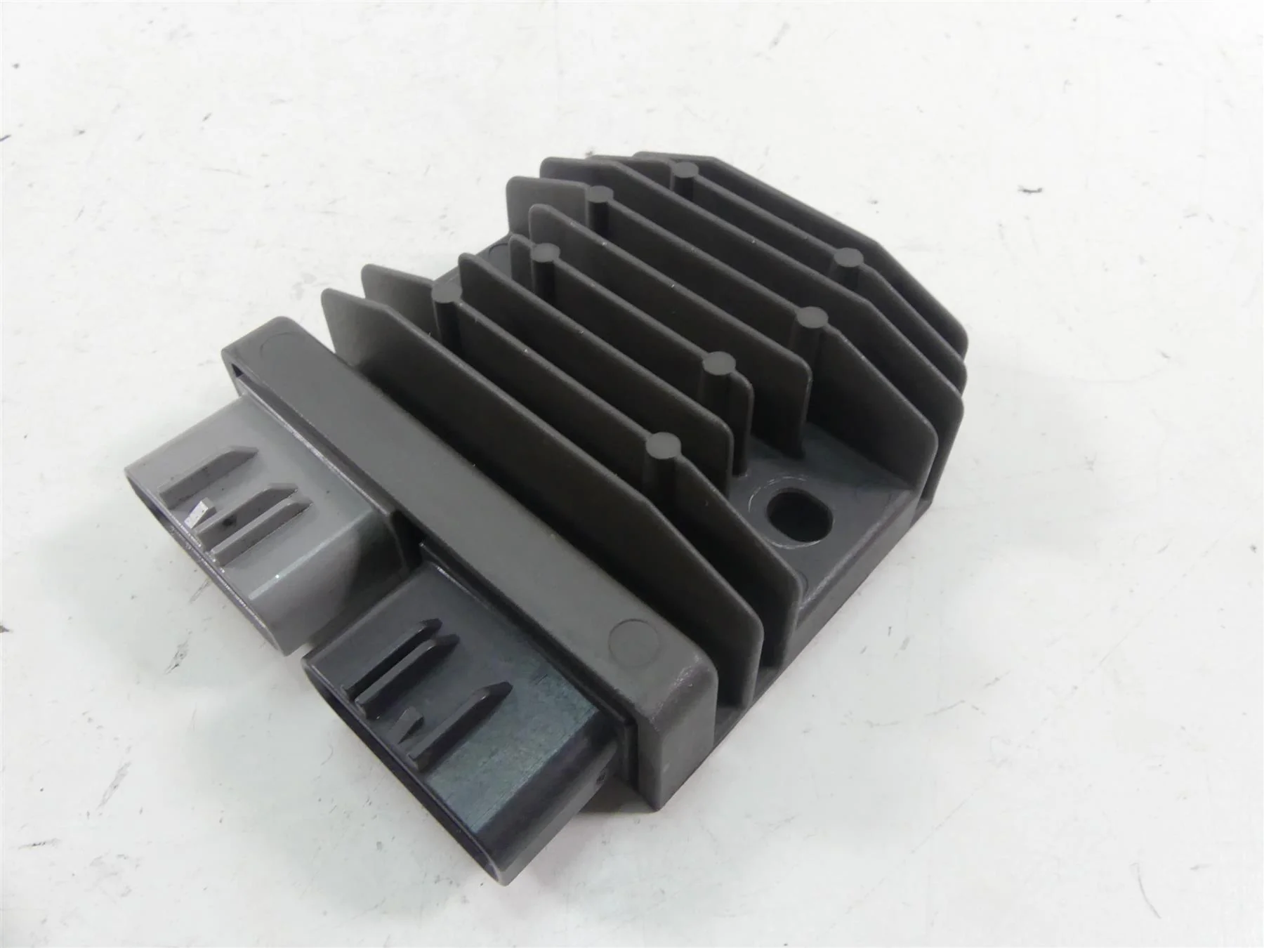 2017 Triumph Thruxton 1200 R Rectifier Voltage Regulator FH020AA T1300679 - Image 8