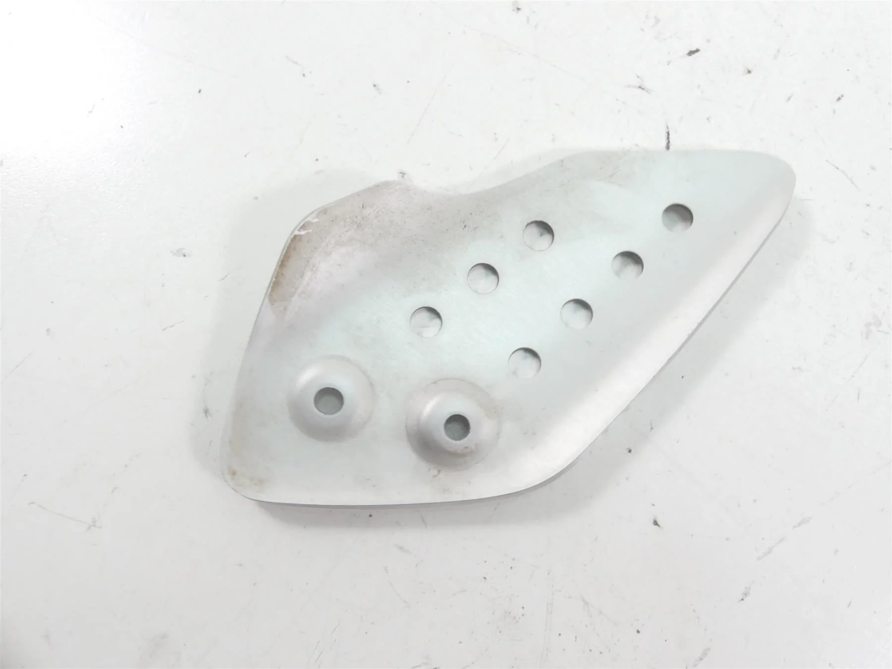2017 Triumph Thruxton 1200 R Right Front Footpeg Foot Peg + Bracket T2081084 - Image 6