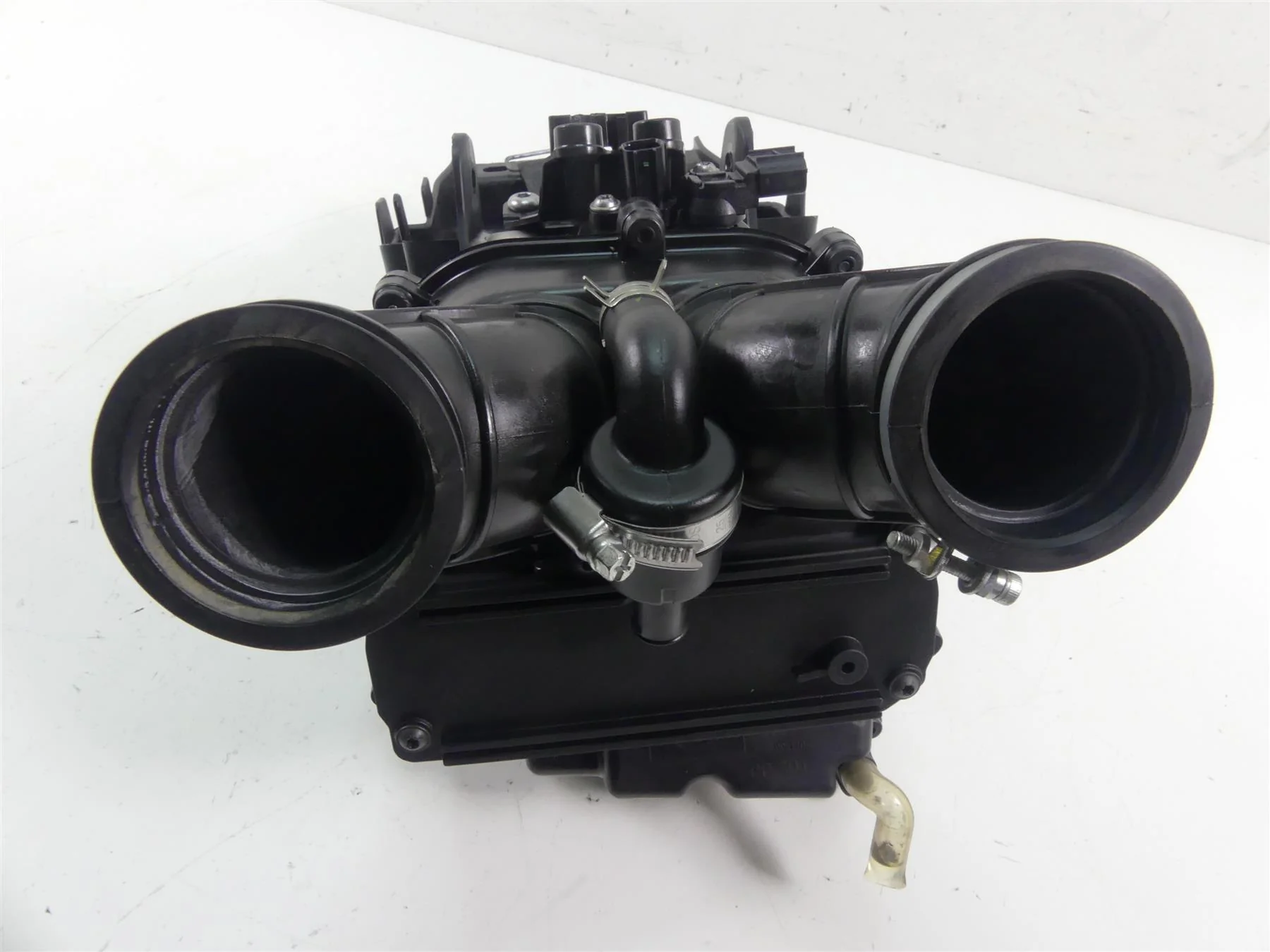 2017 Triumph Thruxton 1200R Air Box Cleaner Breather Filter T2201106 - Image 5