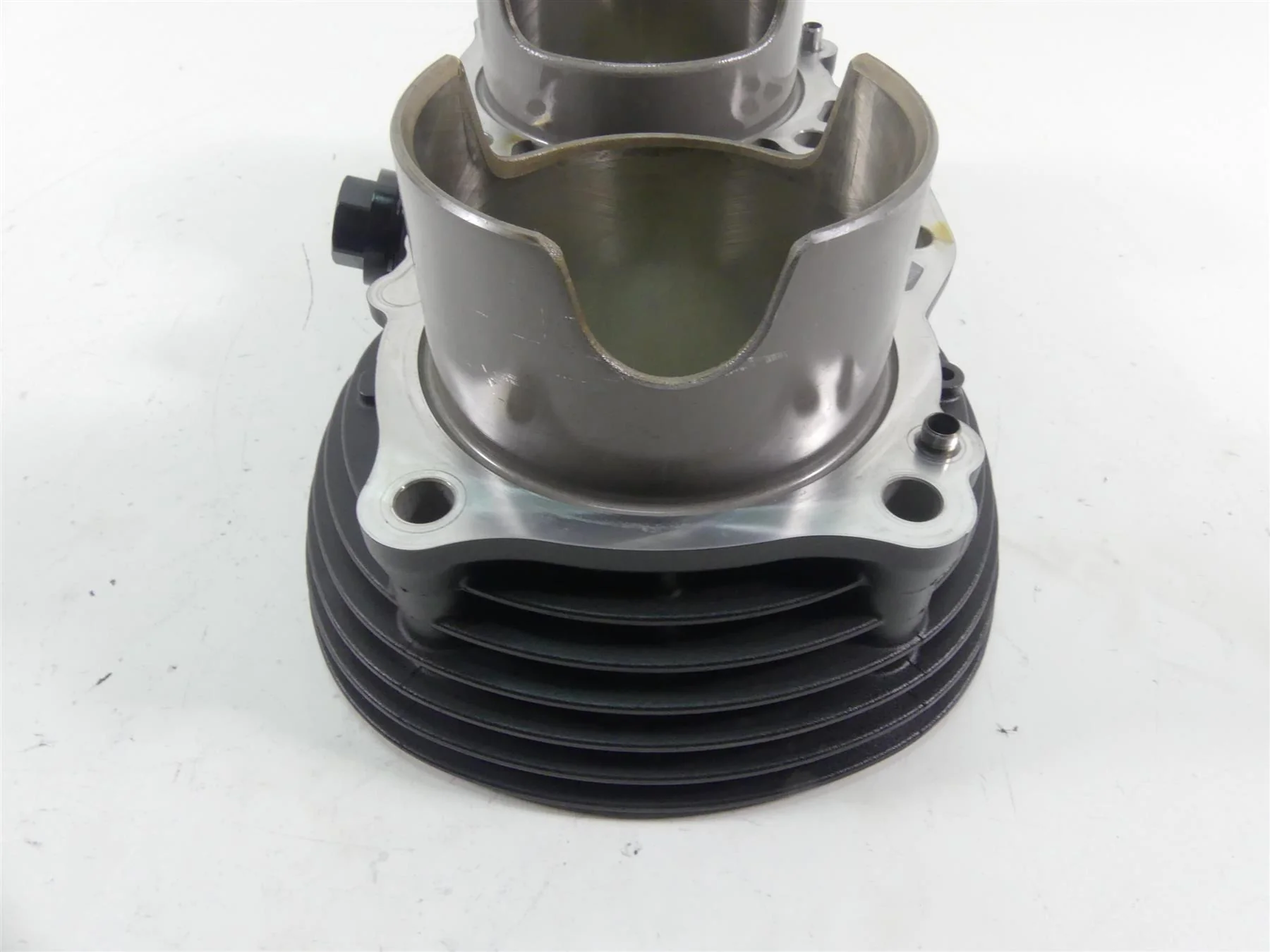 2017 Triumph Thruxton 1200R Cylinder Jug Piston Set 3K T1167220 T1127030 - Image 3
