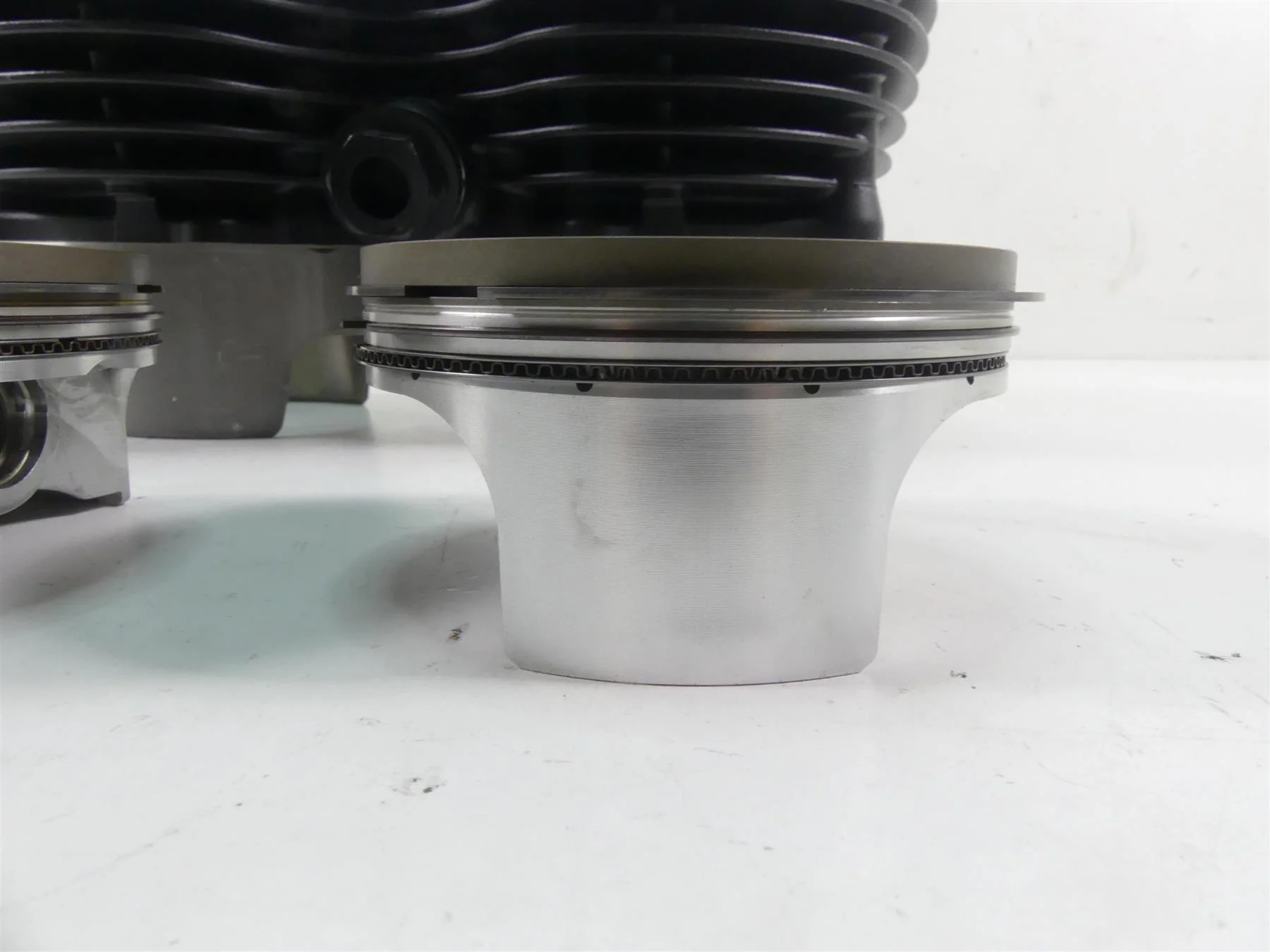 2017 Triumph Thruxton 1200R Cylinder Jug Piston Set 3K T1167220 T1127030 - Image 4