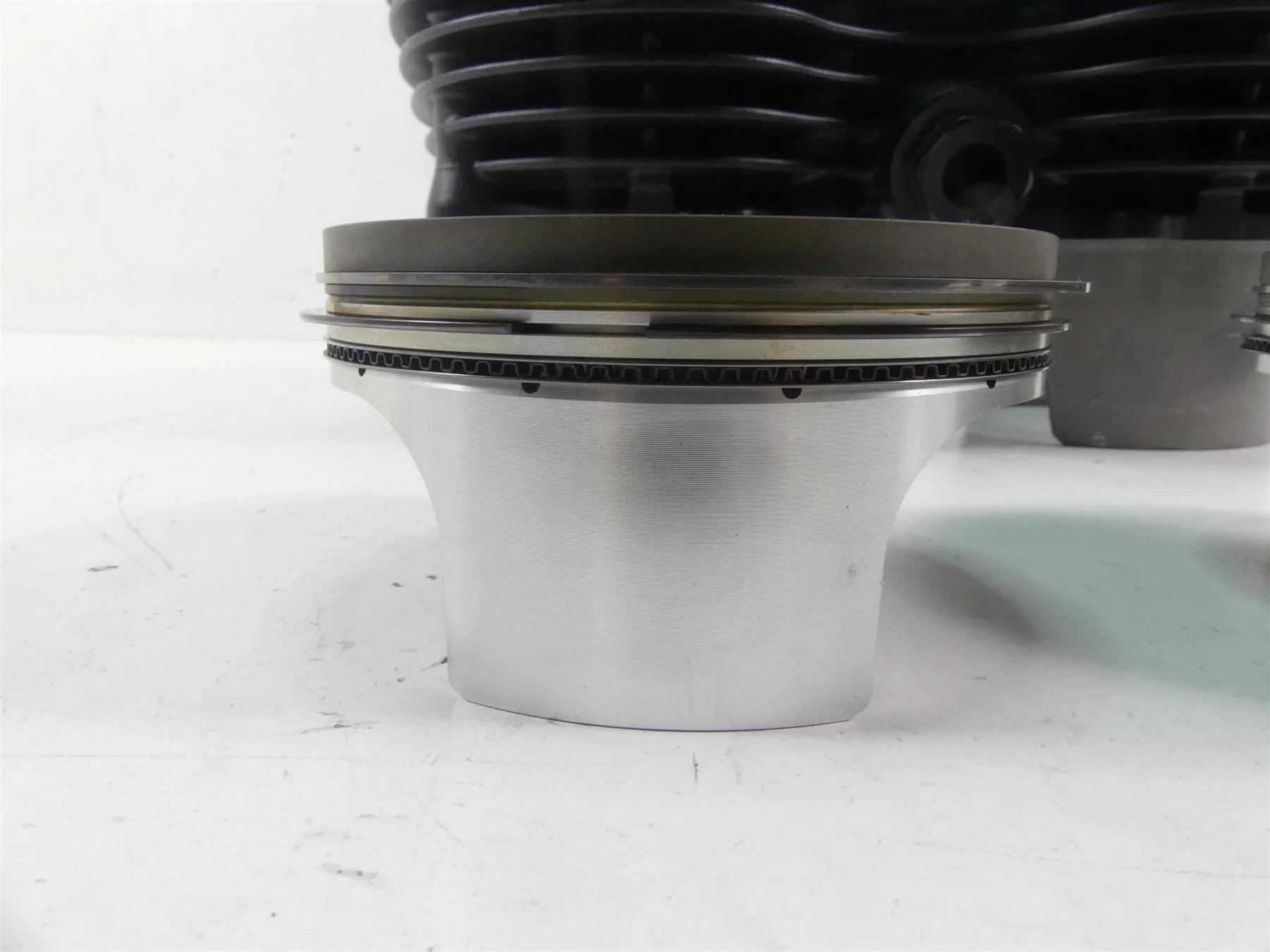 2017 Triumph Thruxton 1200R Cylinder Jug Piston Set 3K T1167220 T1127030 - Image 5