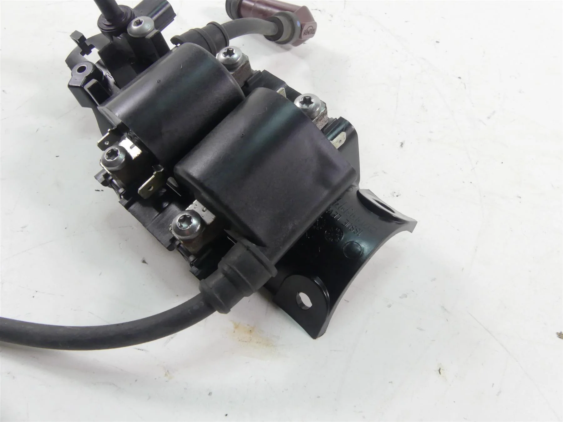 2017 Triumph Thruxton 1200R Ignition Coil Wires Plug Set -3K T1290321 T1290308 - Image 8