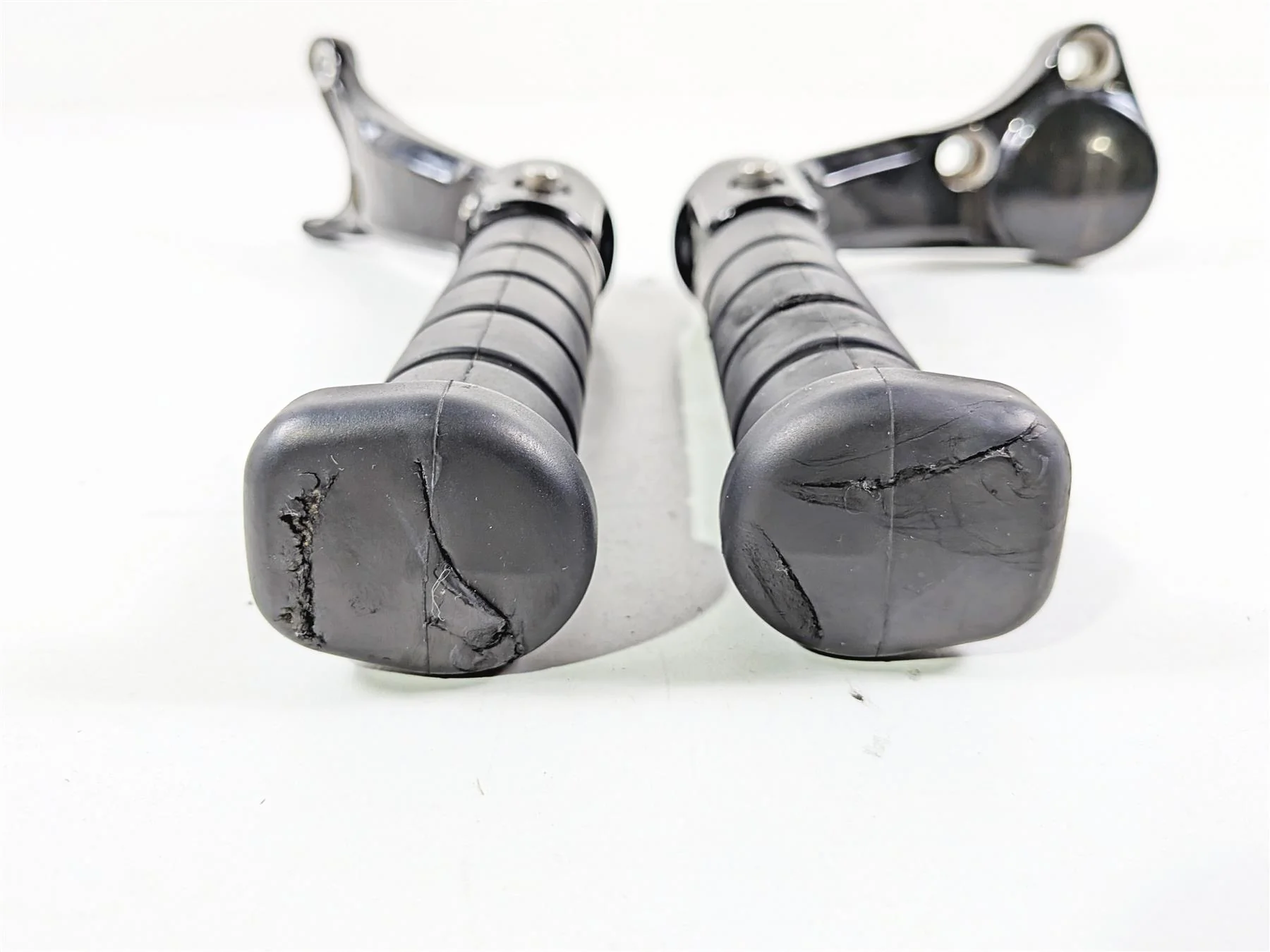 2017 Victory Octane 1200 Rear Passenger Footpeg Foot Peg Set 2880244-658 - Image 6