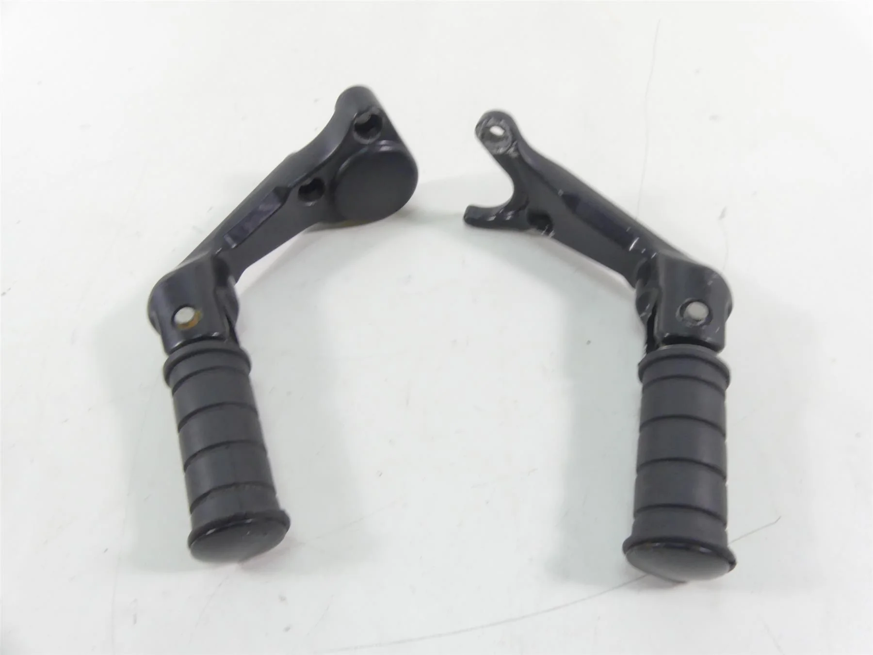 2017 Victory Octane 1200 Rear Passenger Pillion Footpeg Foot Peg Set 2880244-658 - Image 2