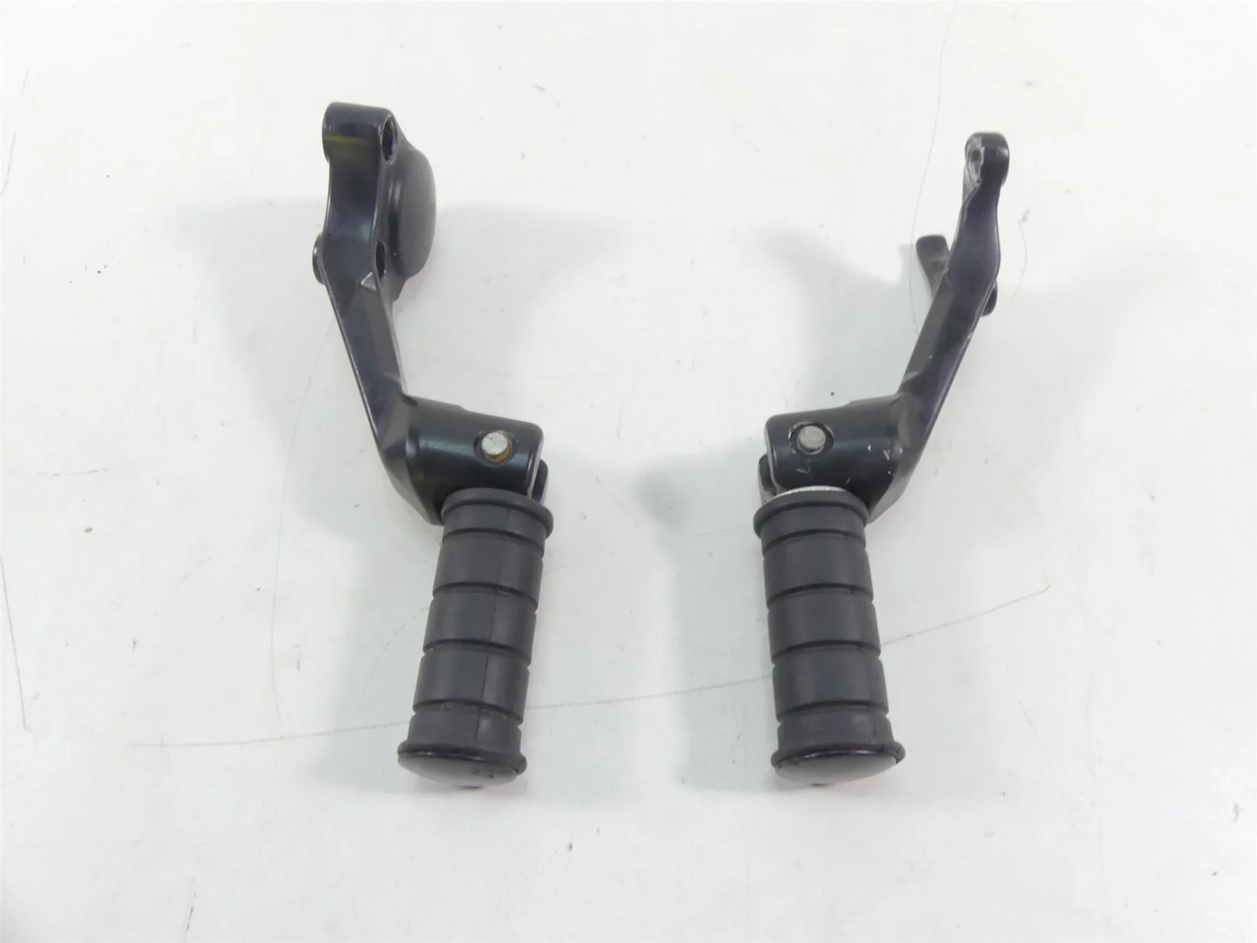 2017 Victory Octane 1200 Rear Passenger Pillion Footpeg Foot Peg Set 2880244-658 - Image 3