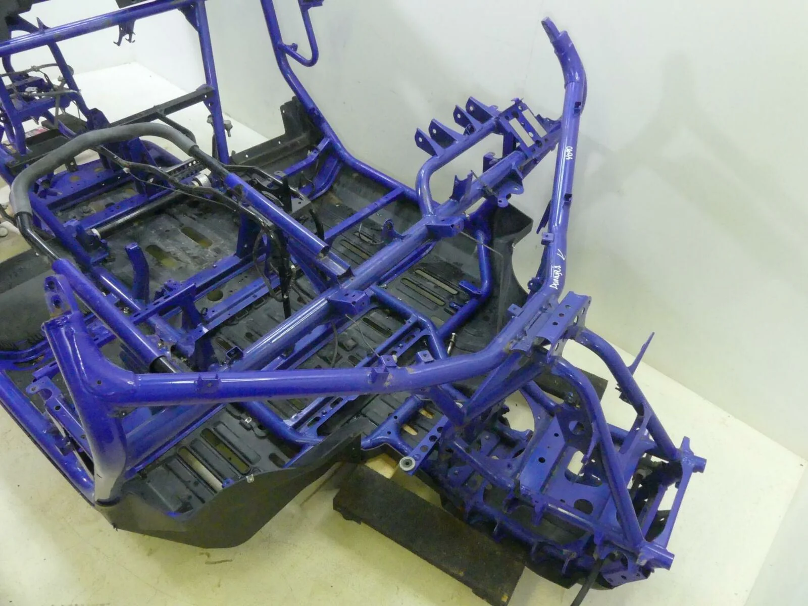 2017 Yamaha YXZ1000R EPS SS Bent Main Frame Slvg + Doors & Bed 2HC-F1110-21-00 - Image 2